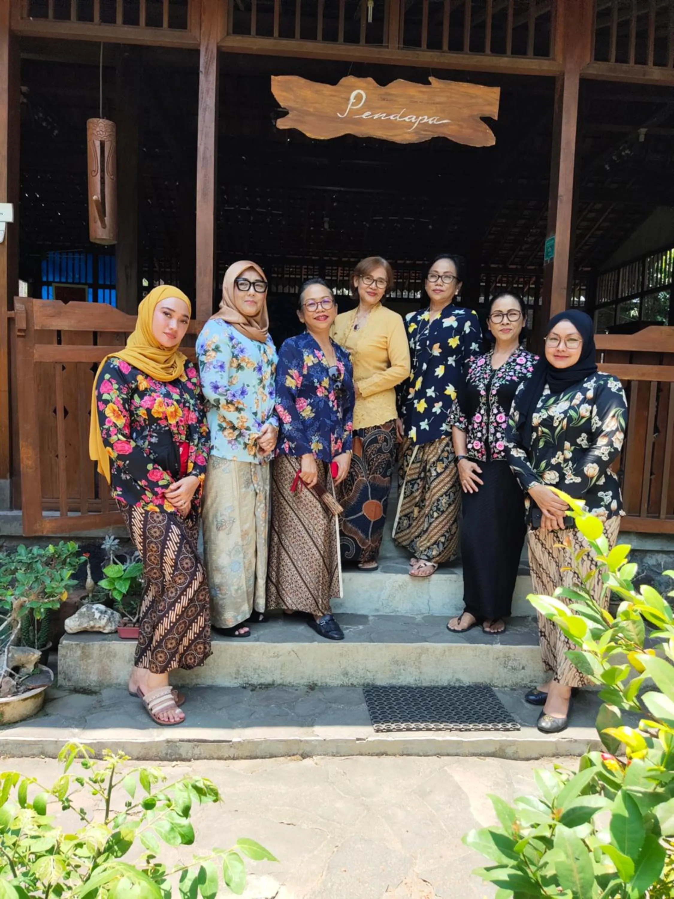 Guests in Mettaloka Guesthouse