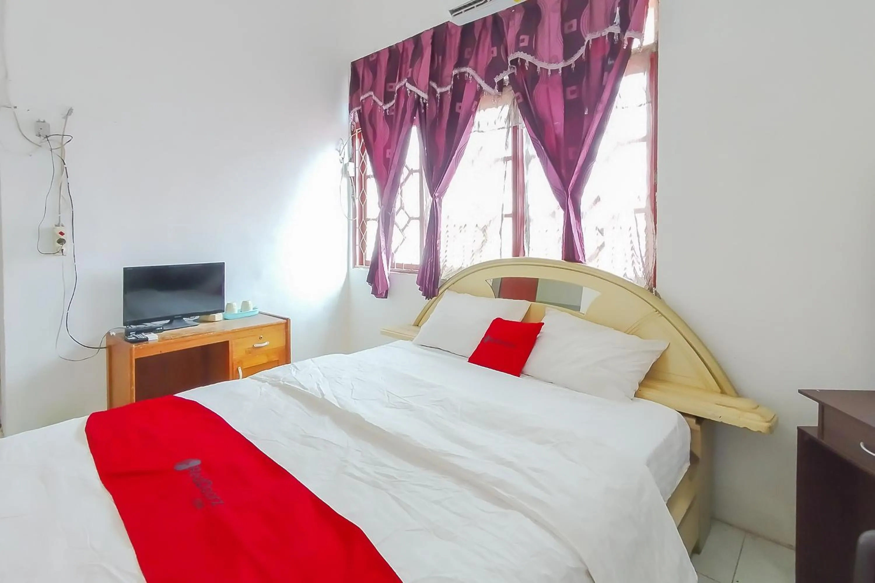 Bedroom, Bed in OYO 2301 Hocky Guest House