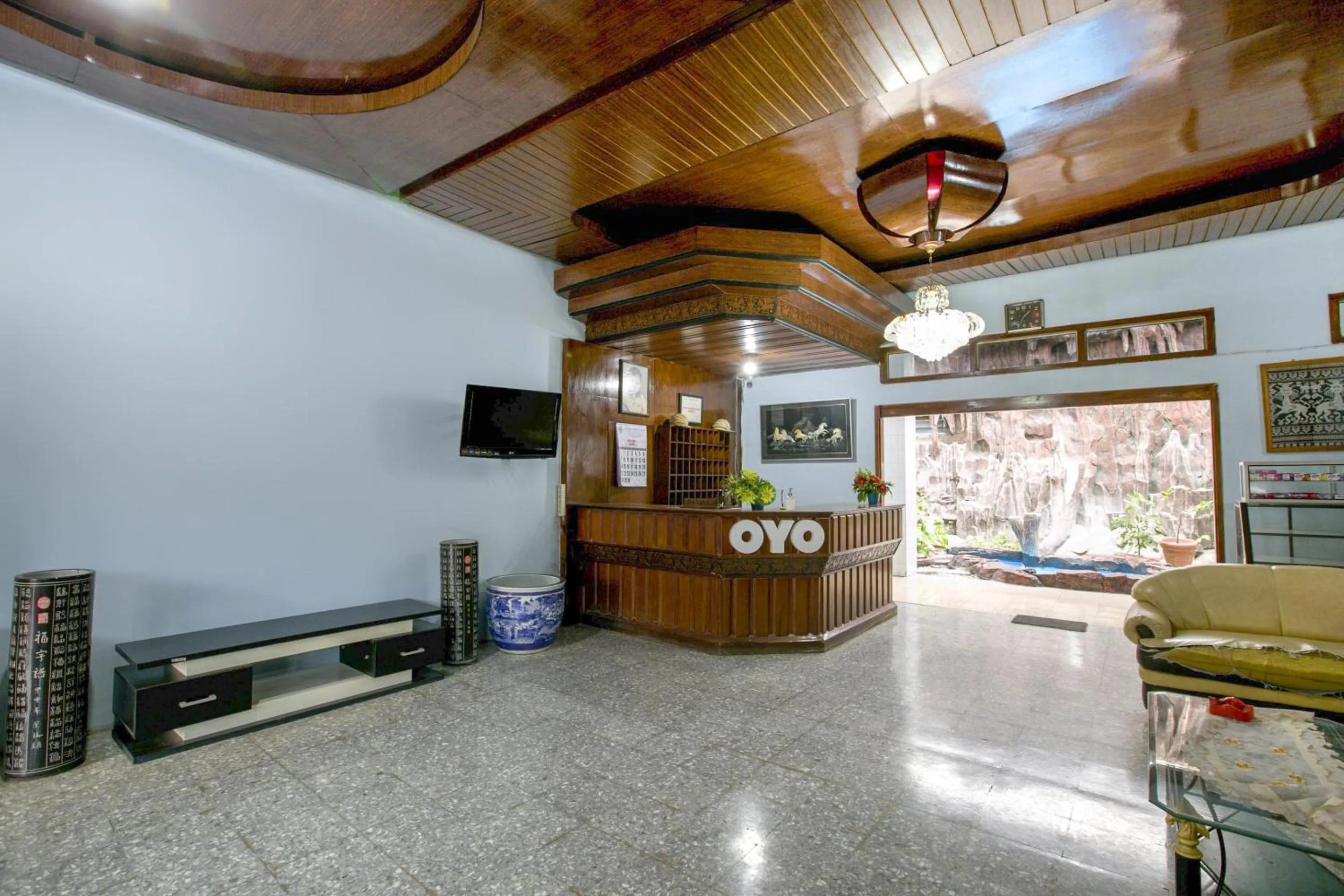 Lobby or reception in Hotel O Charvita