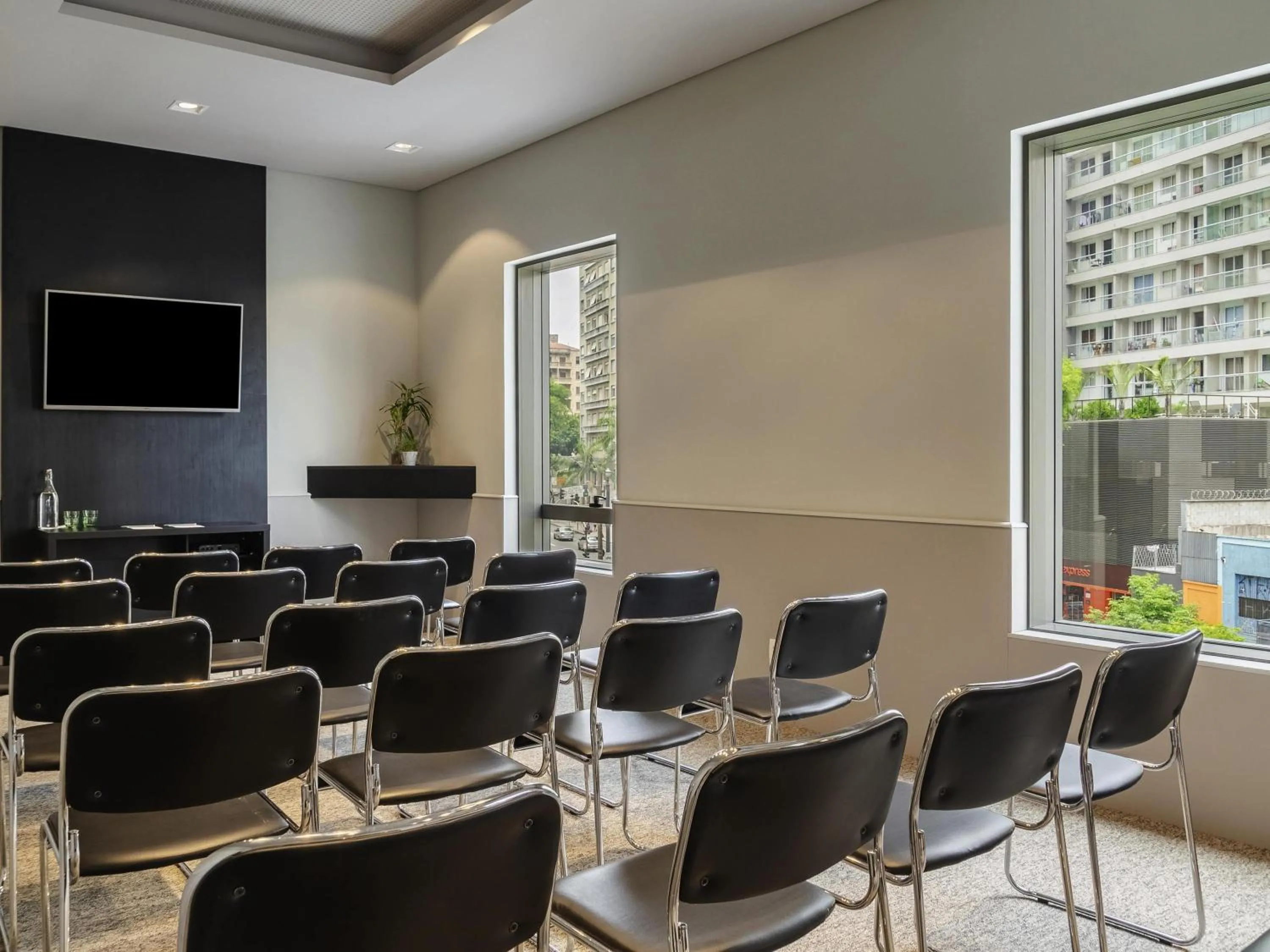 Meeting/conference room in Ibis Styles SP Centro