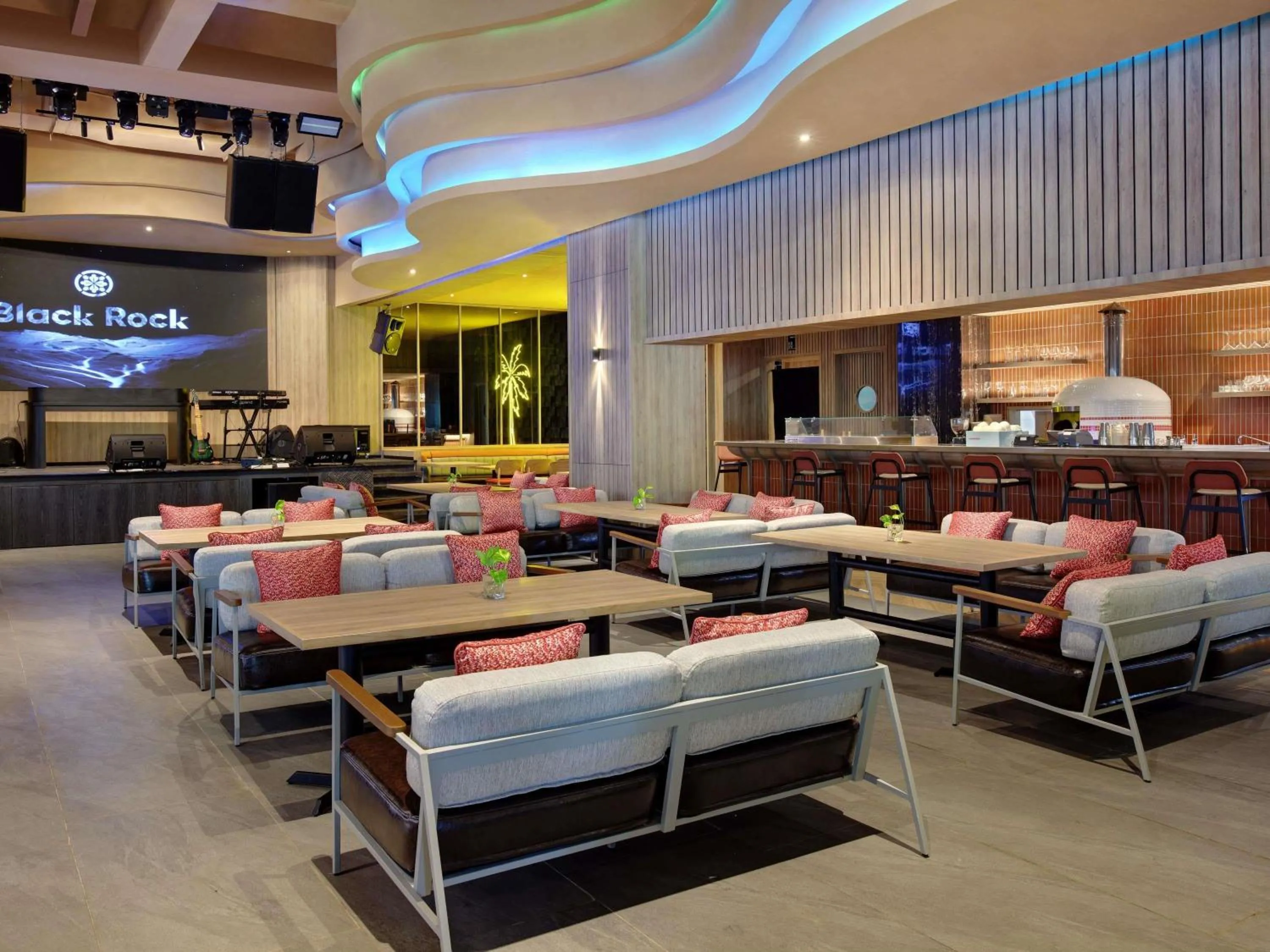 Lounge or bar in Mercure Bengkulu