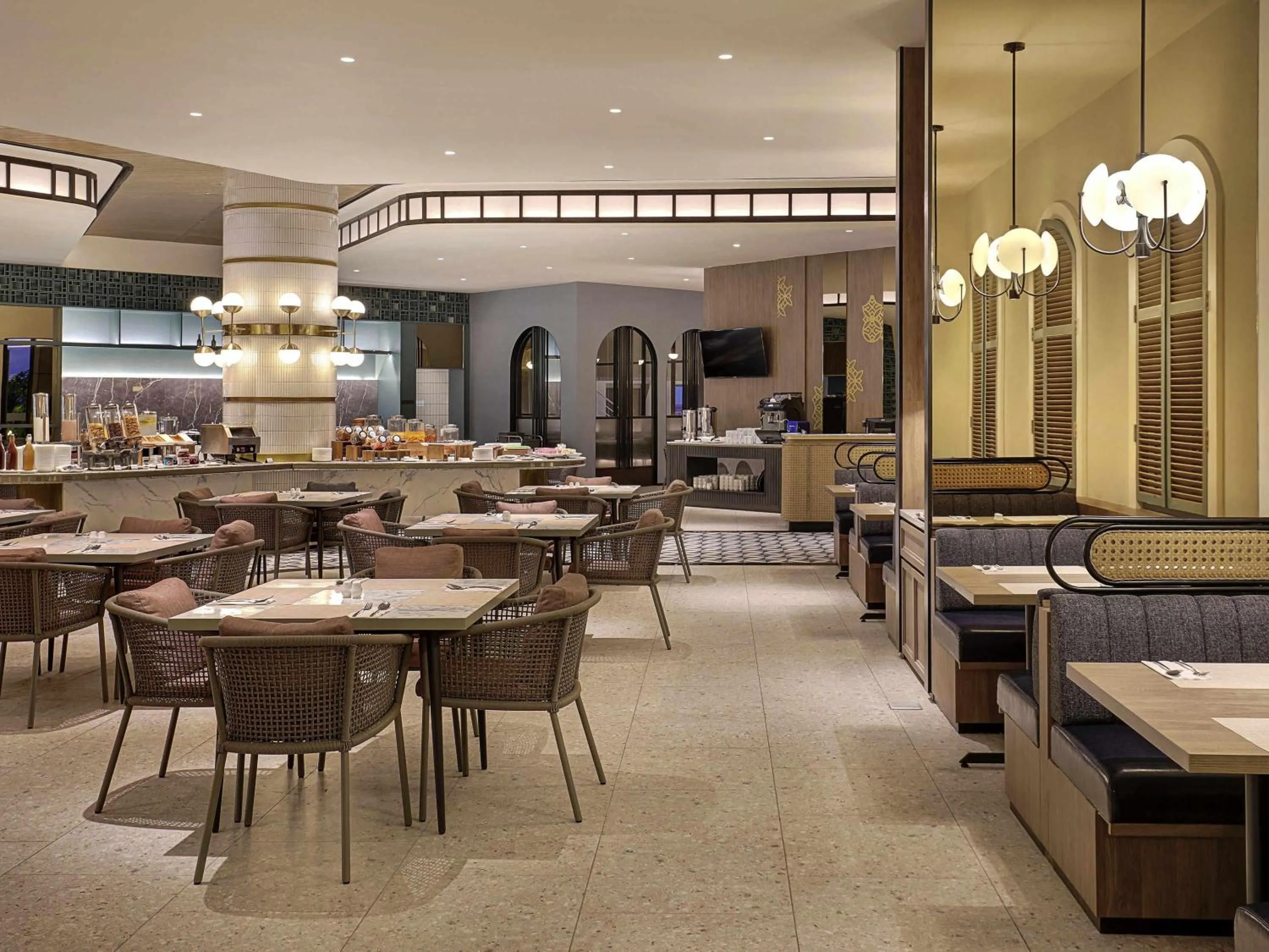 Restaurant/places to eat in Mercure Bengkulu