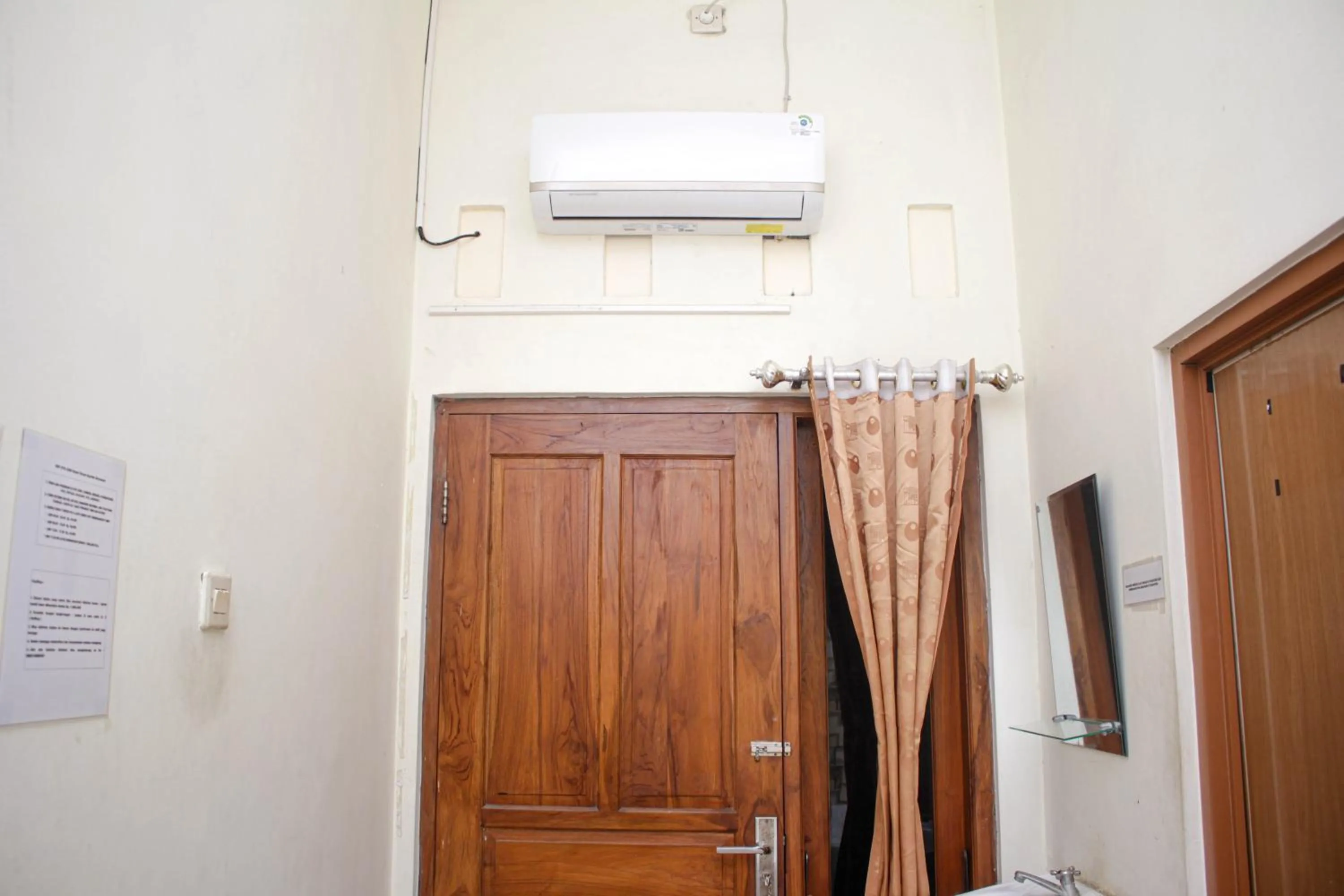 Bedroom in Capital O 2258 Santana Syariah Guest House