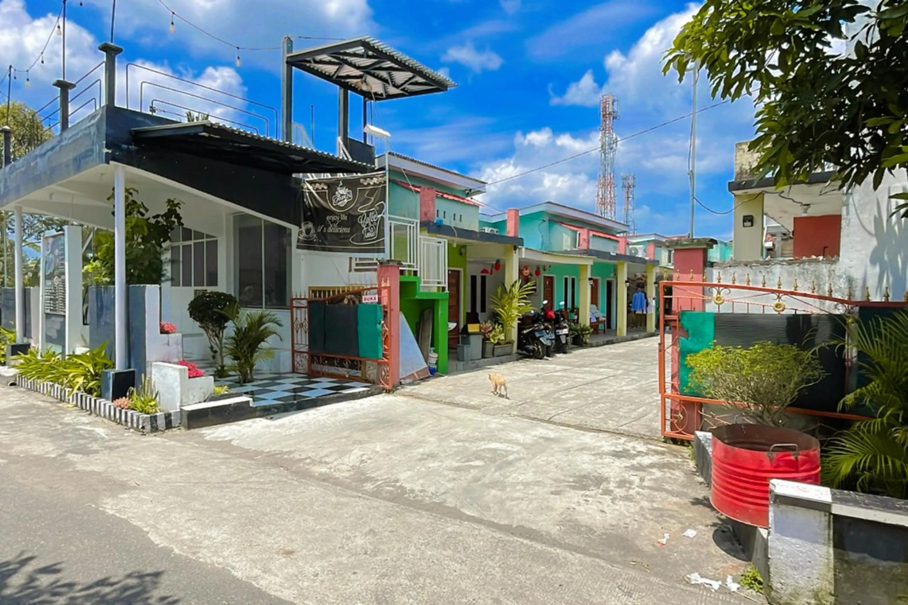 Facade/entrance in RedDoorz near Jalan Angsana Lubuk Linggau