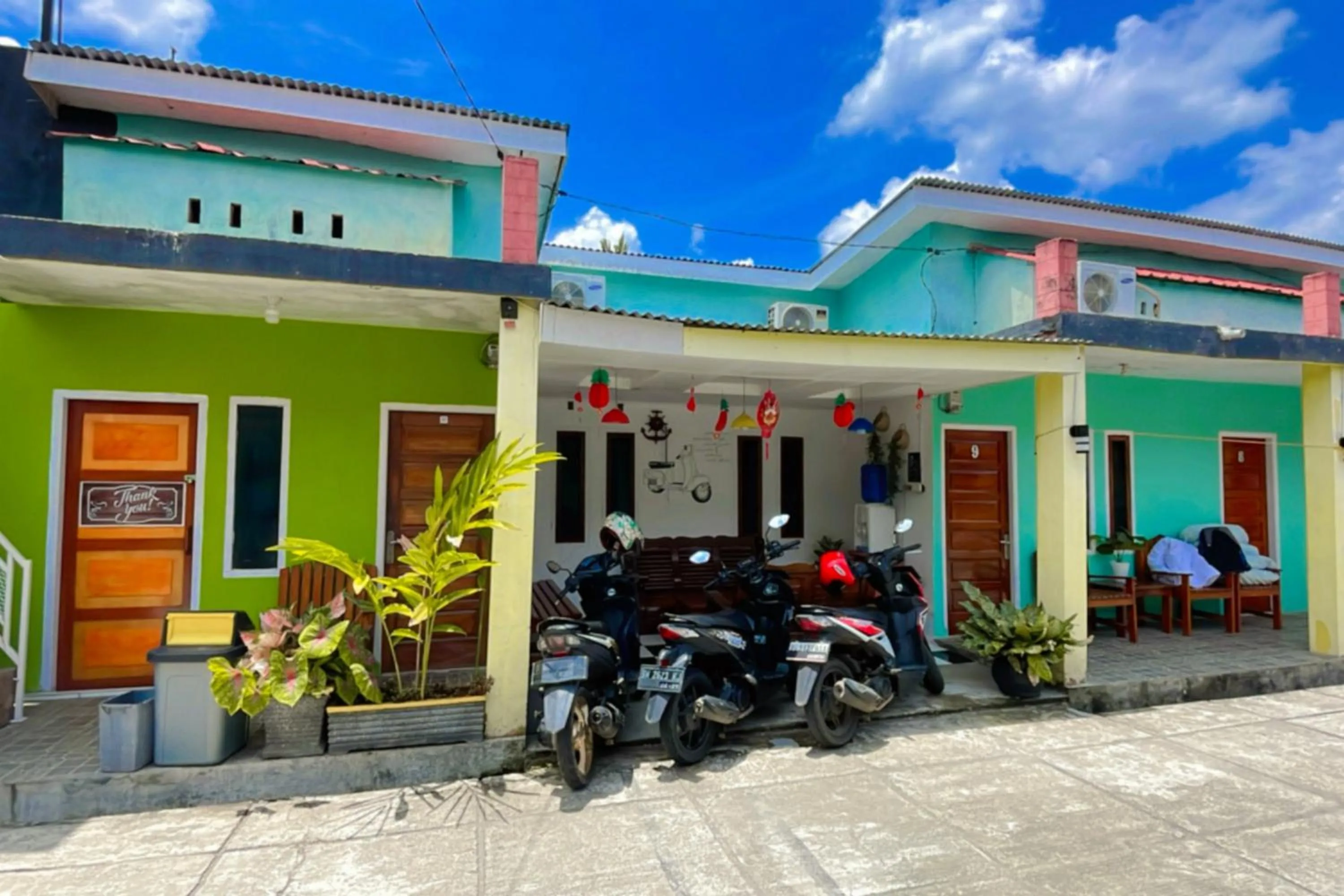 Facade/entrance in RedDoorz near Jalan Angsana Lubuk Linggau