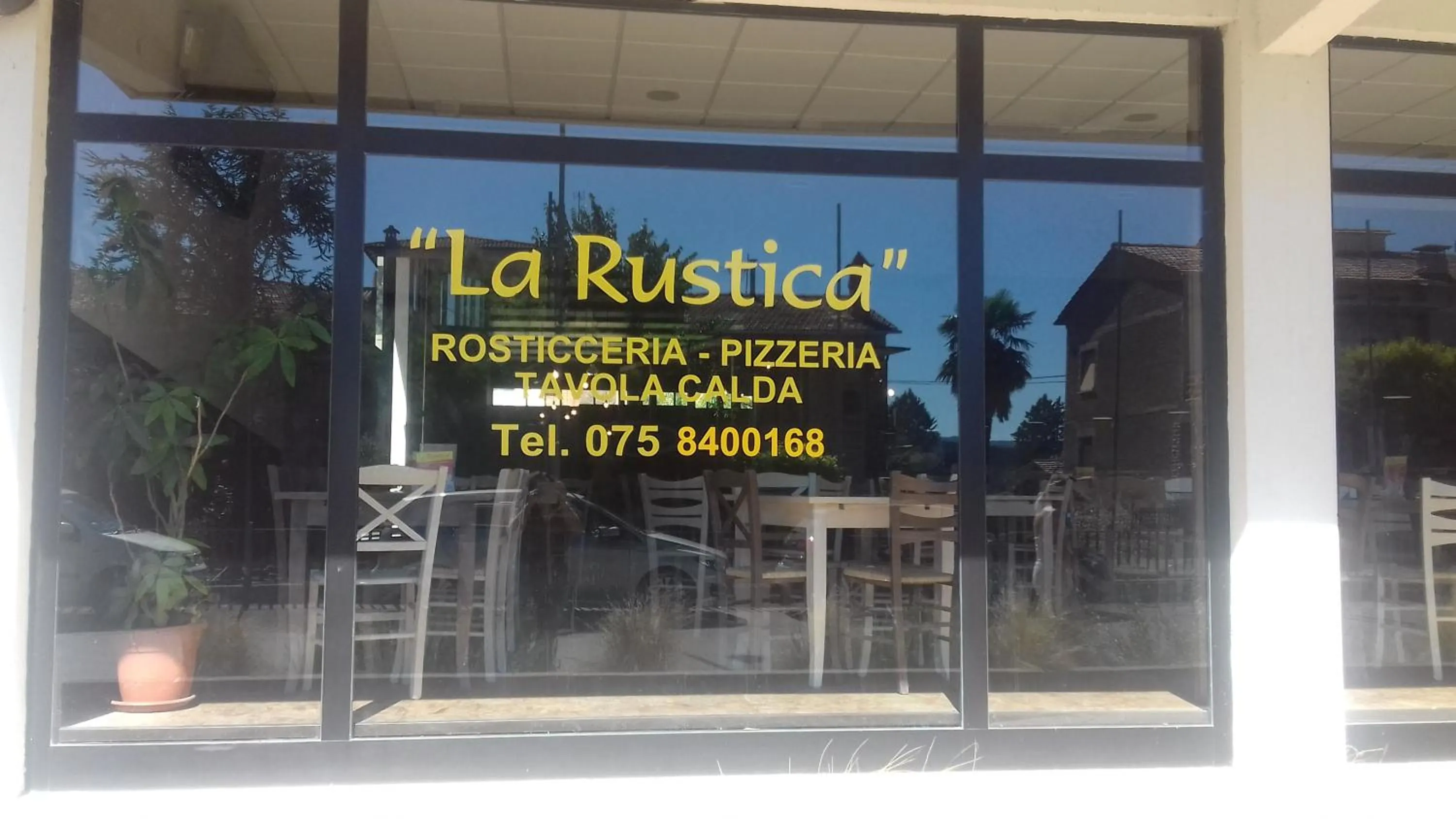 Restaurant/places to eat in La Casetta Dei Cedri