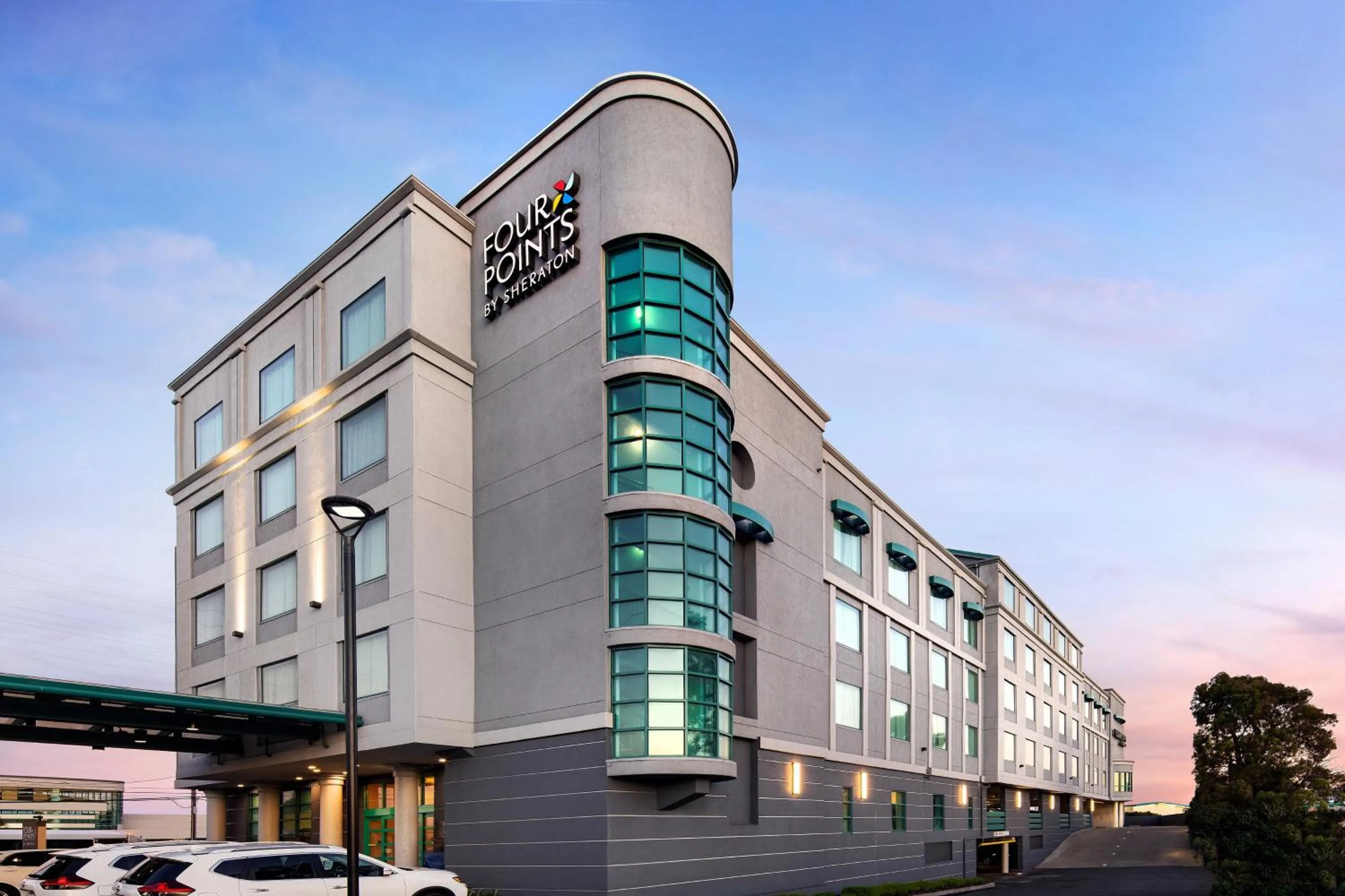 Property building in Four Points by Sheraton - San Francisco Airport