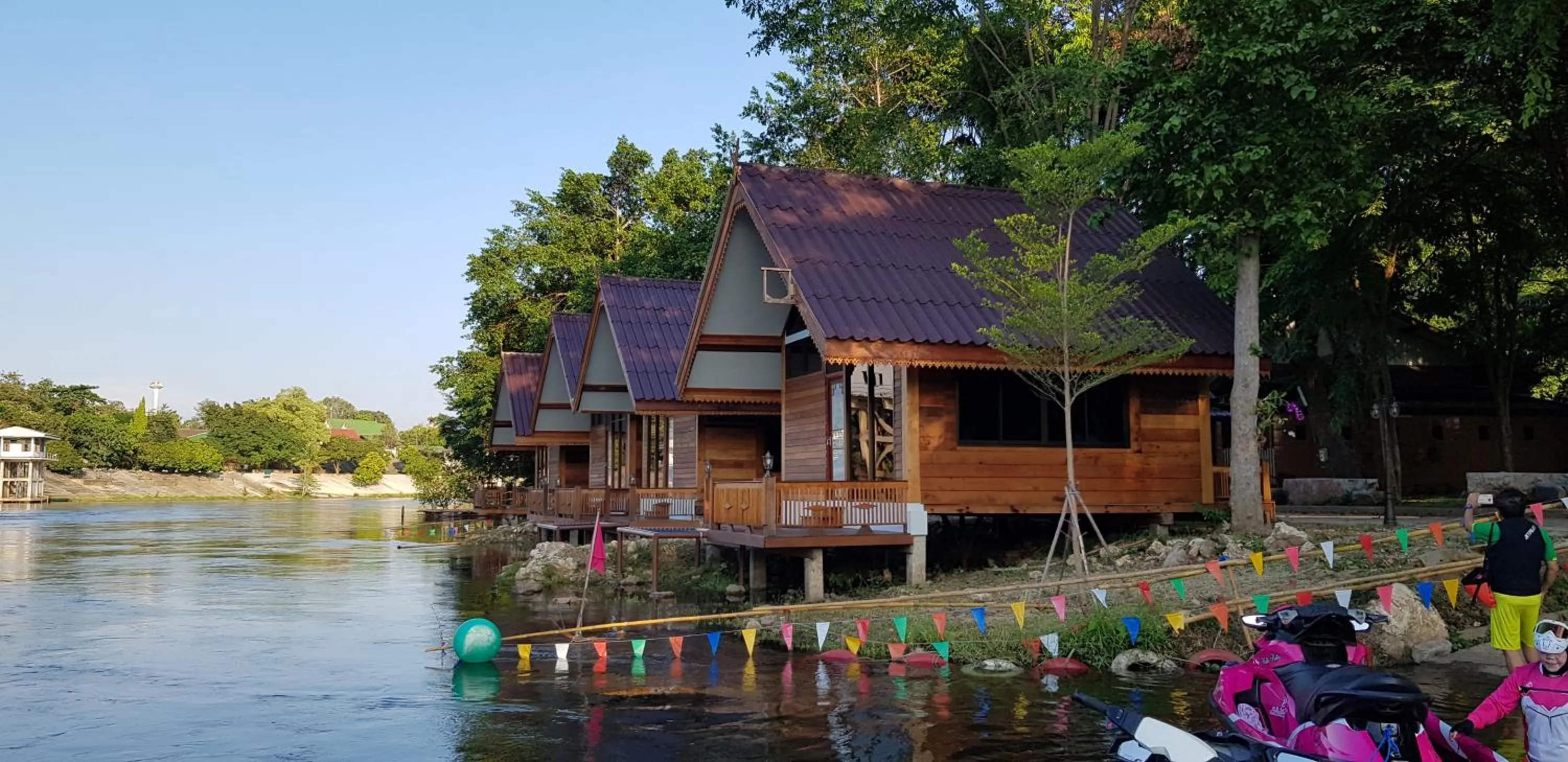 Property building in Pechpailin Resort