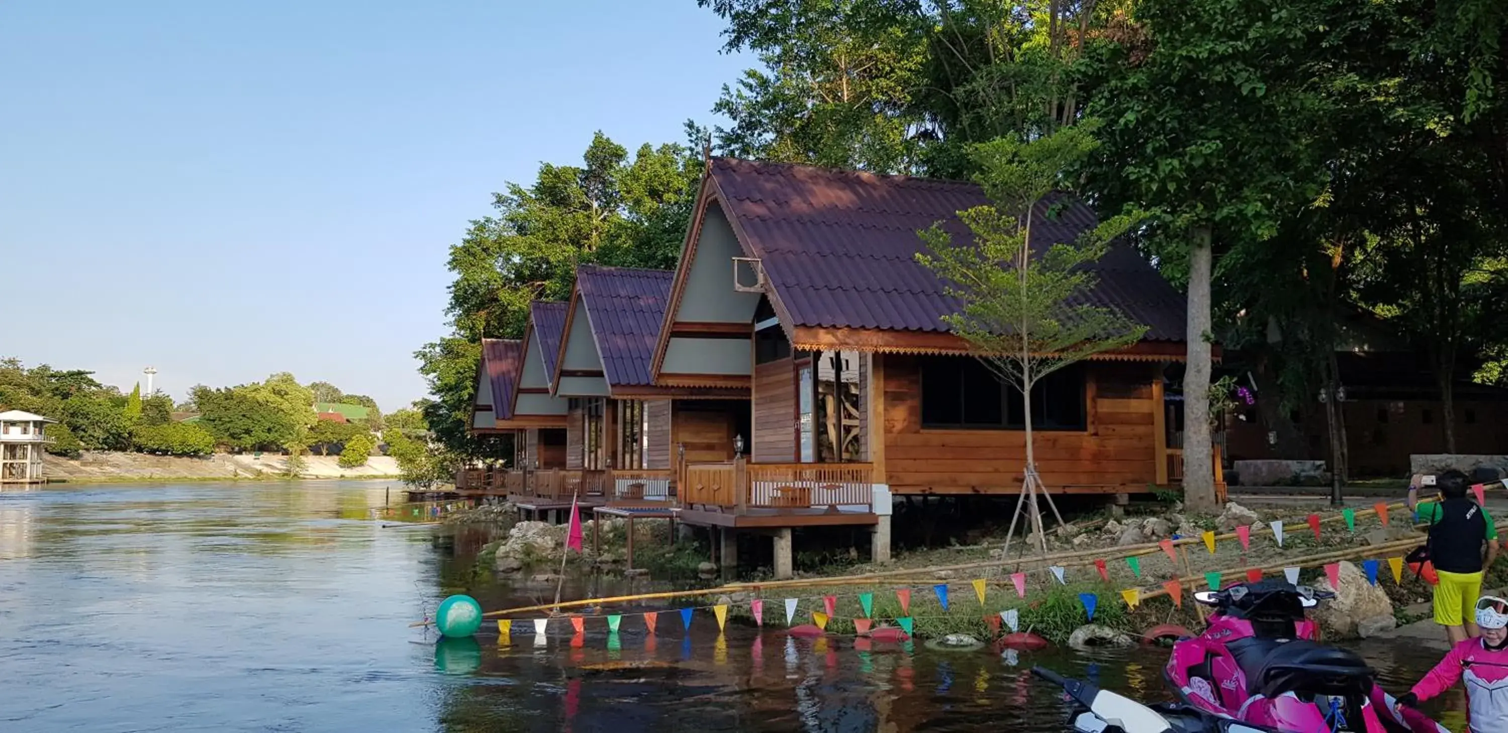 Property building in Pechpailin Resort Property building in Pechpailin Resort