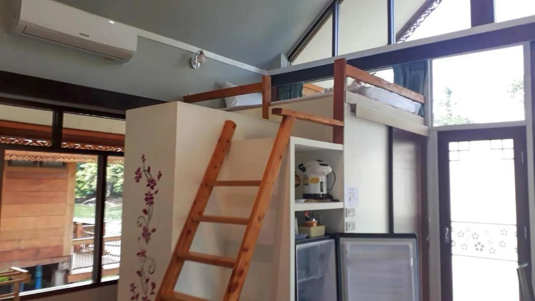 bunk bed in Pechpailin Resort