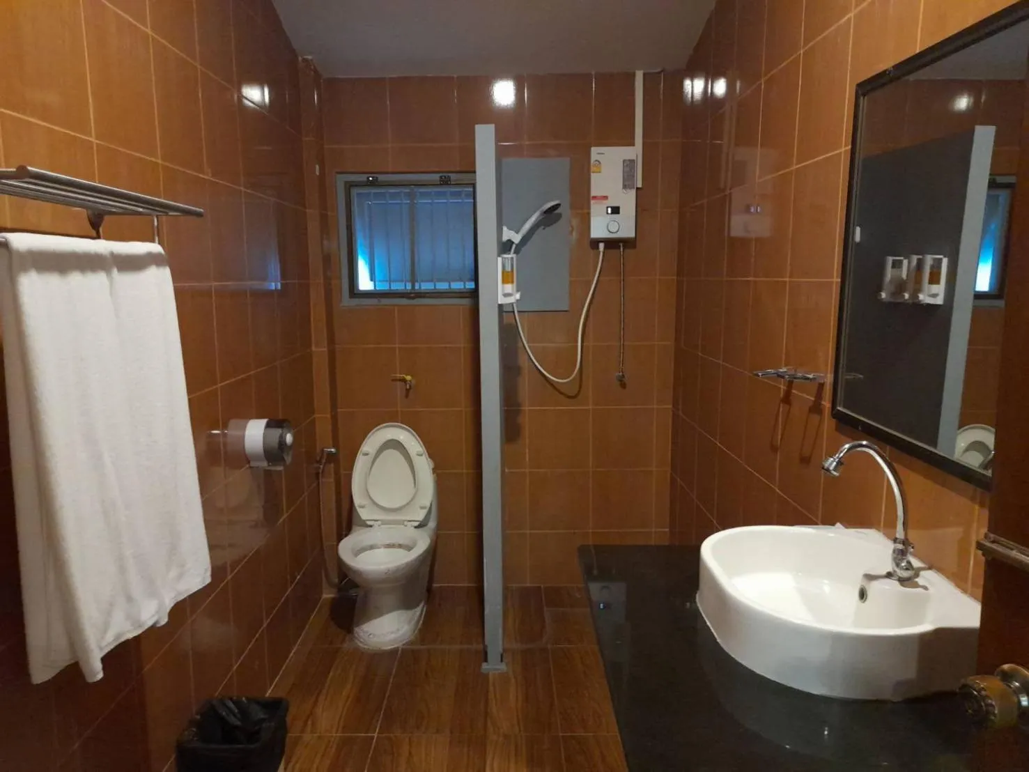 Toilet in Pechpailin Resort