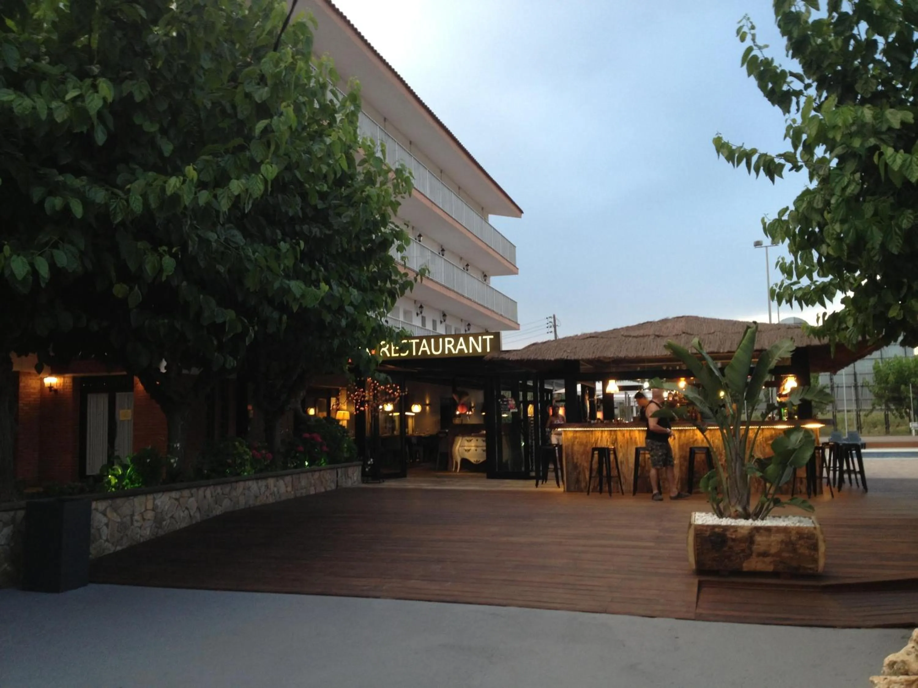 Restaurant/places to eat in Hostal SolFina