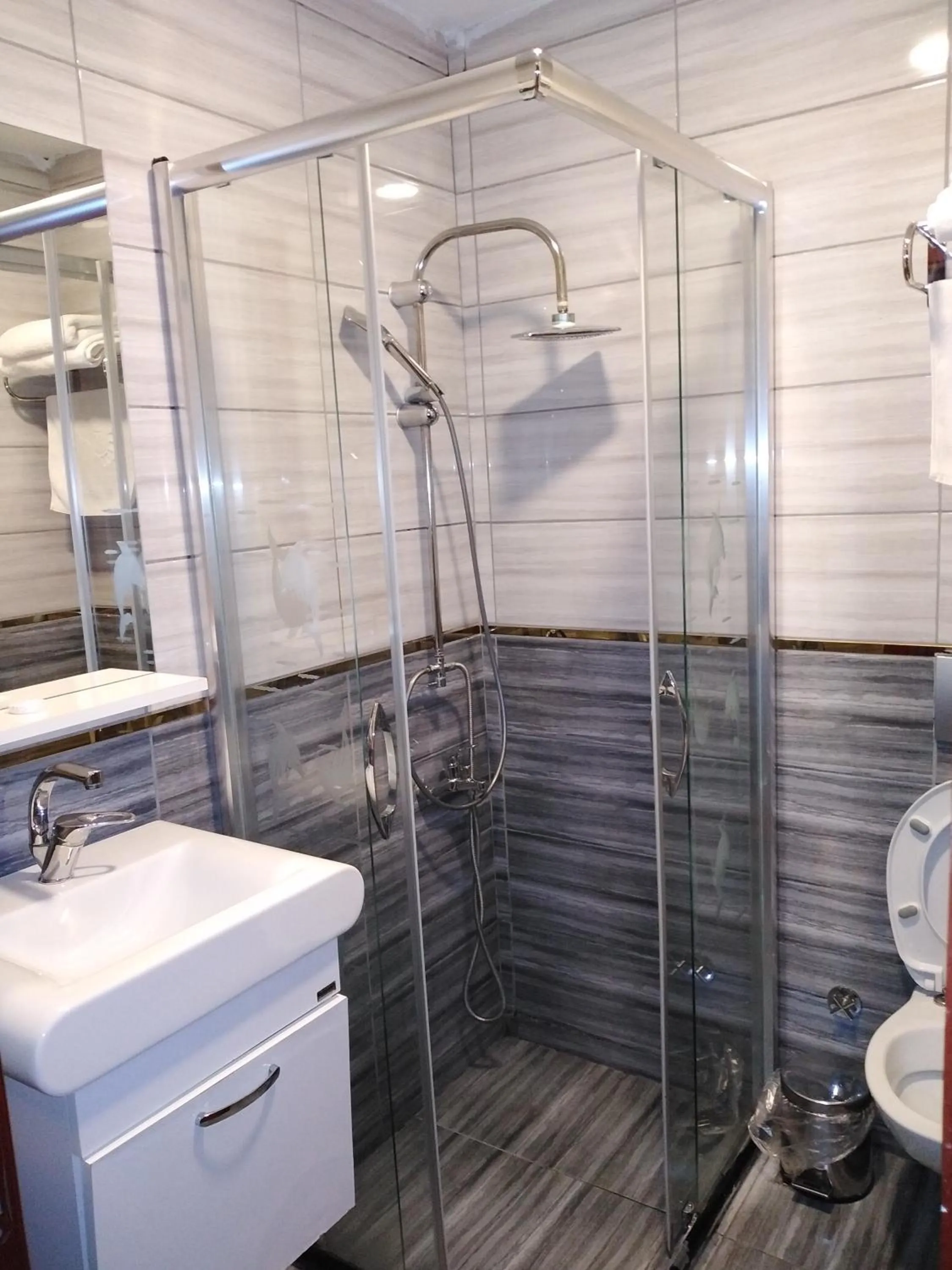 Bathroom in Taxim Hotel Marin