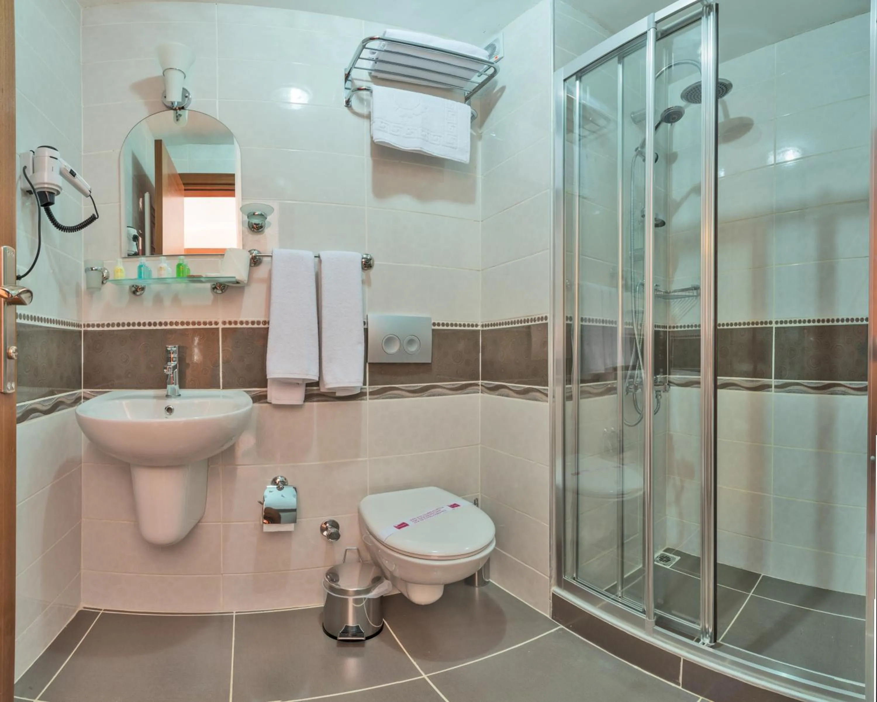 Bathroom in Taxim Hotel Marin