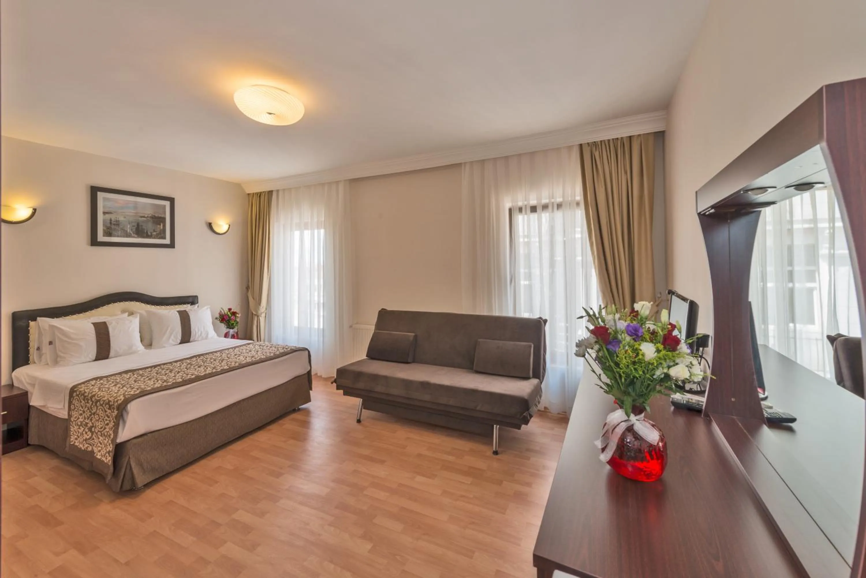 Photo of the whole room, Bed in Taxim Hotel Marin