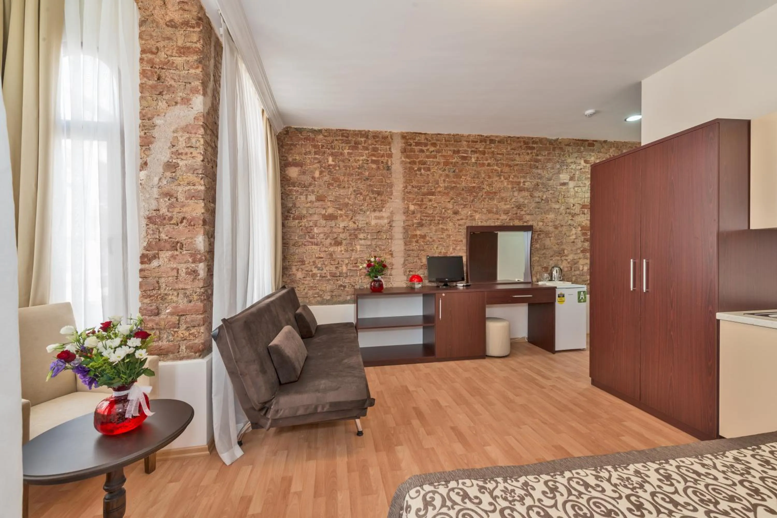 Seating area in Taxim Hotel Marin