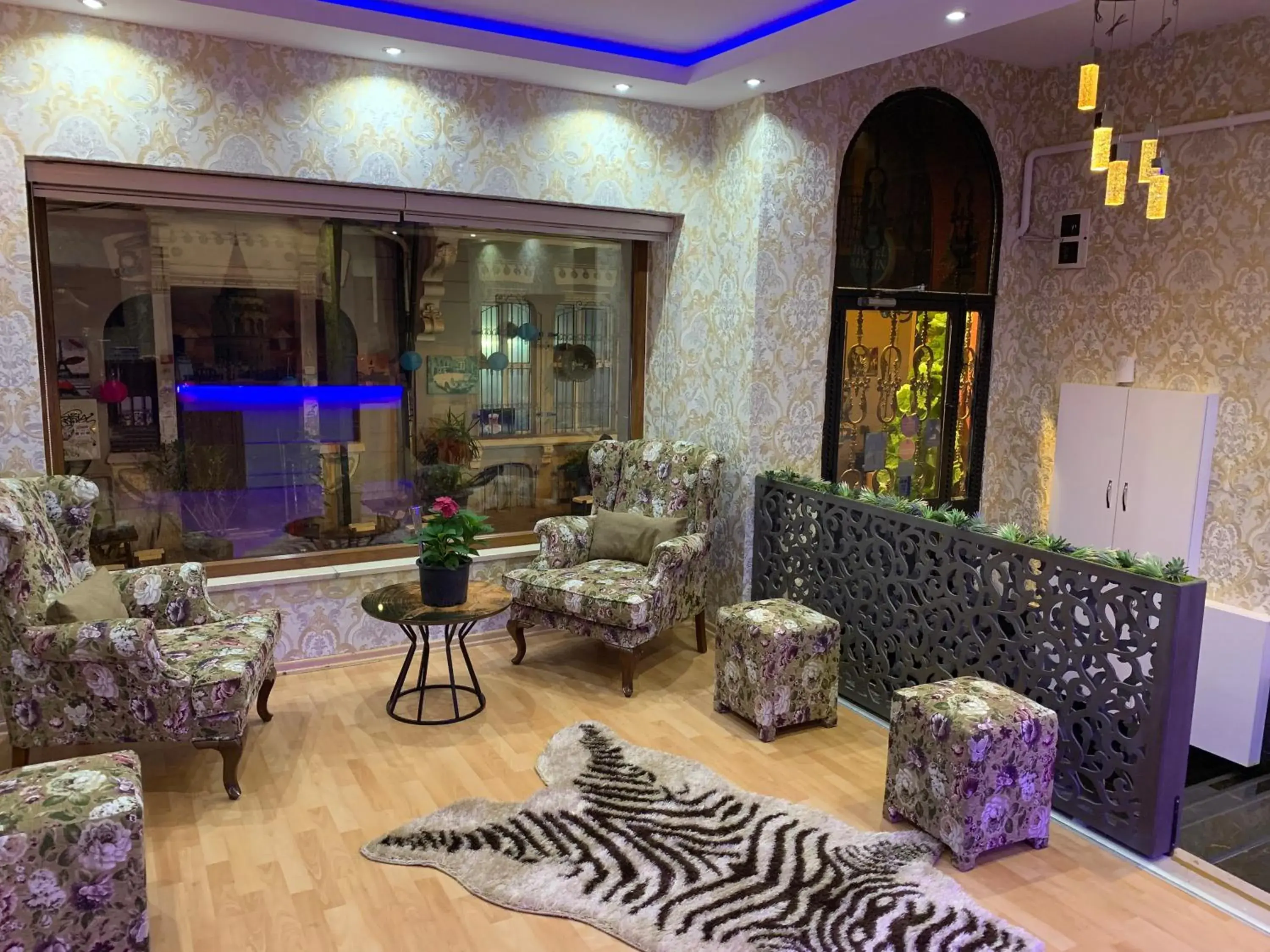 Facade/entrance in Taxim Hotel Marin Facade/entrance in Taxim Hotel Marin