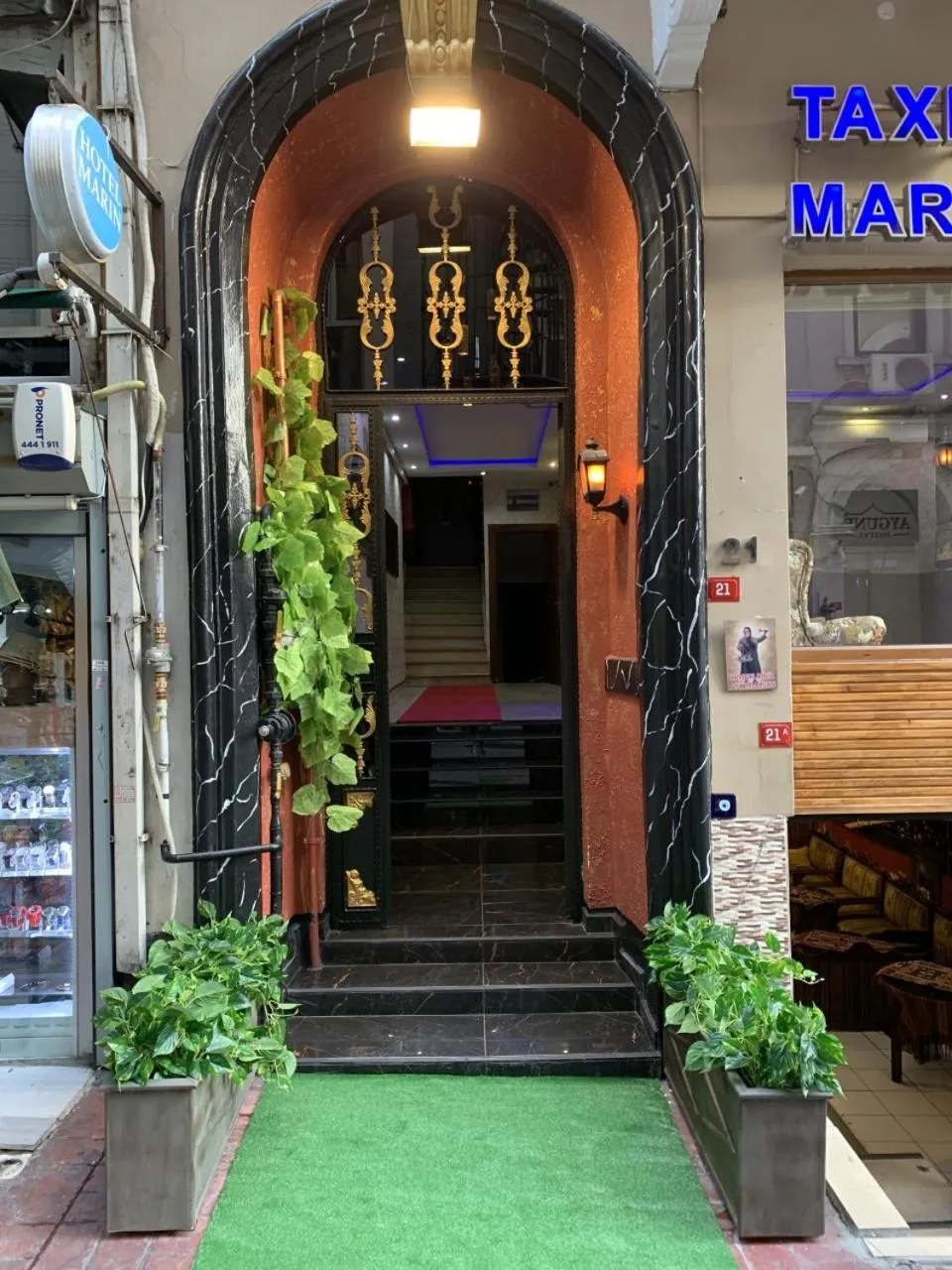 Facade/entrance in Taxim Hotel Marin