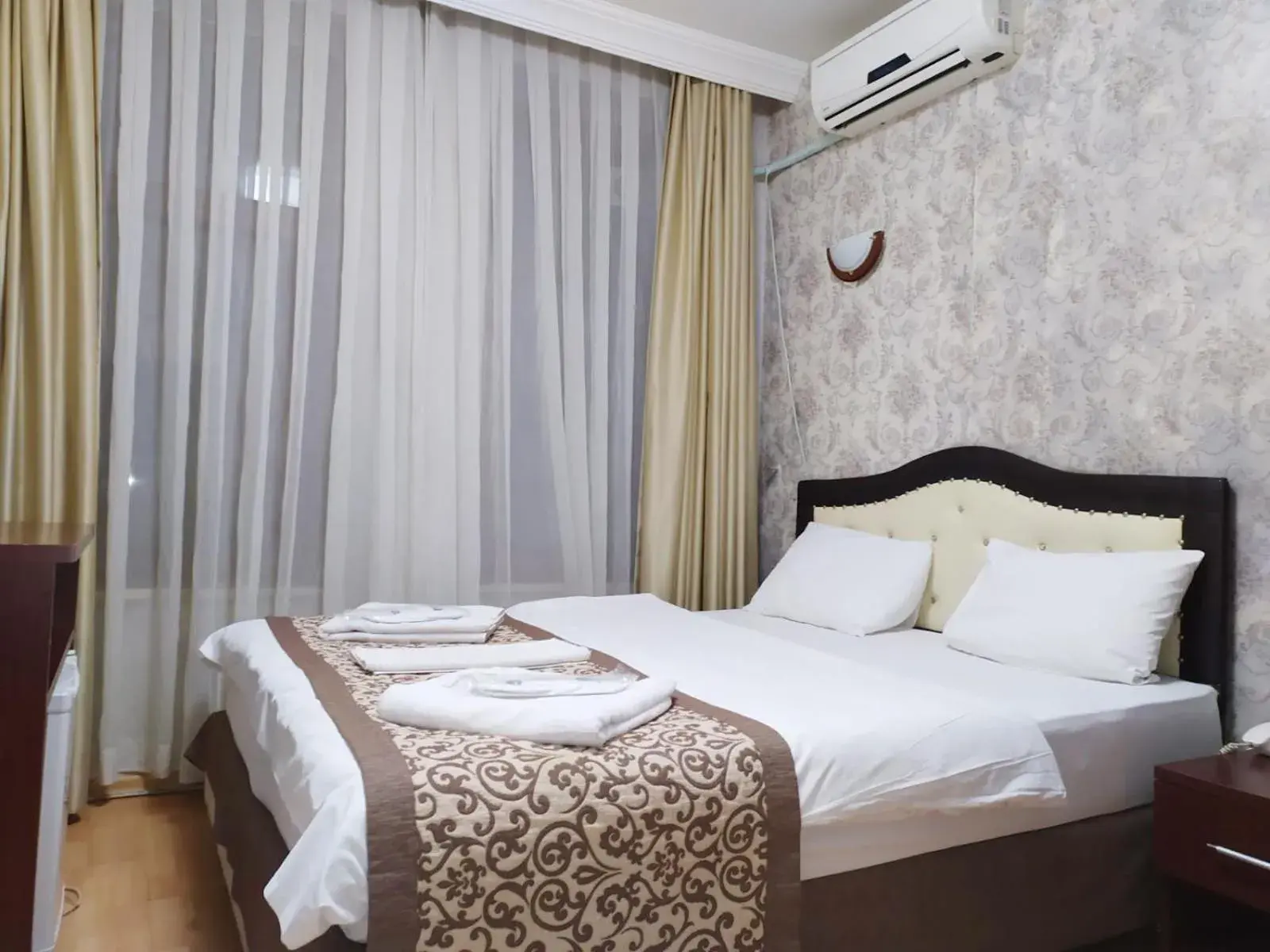 Bed in Taxim Hotel Marin Bed in Taxim Hotel Marin