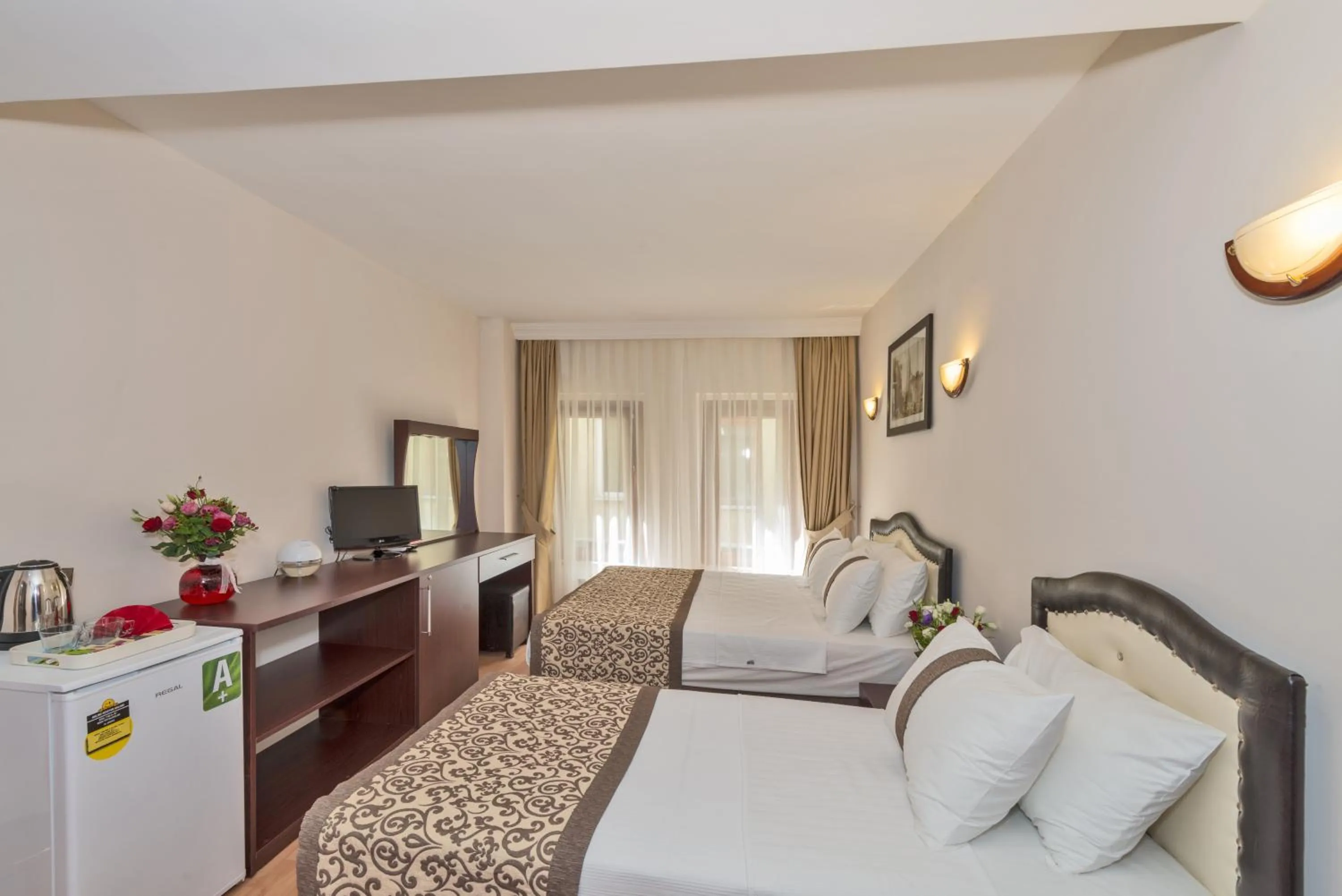 Photo of the whole room, Bed in Taxim Hotel Marin