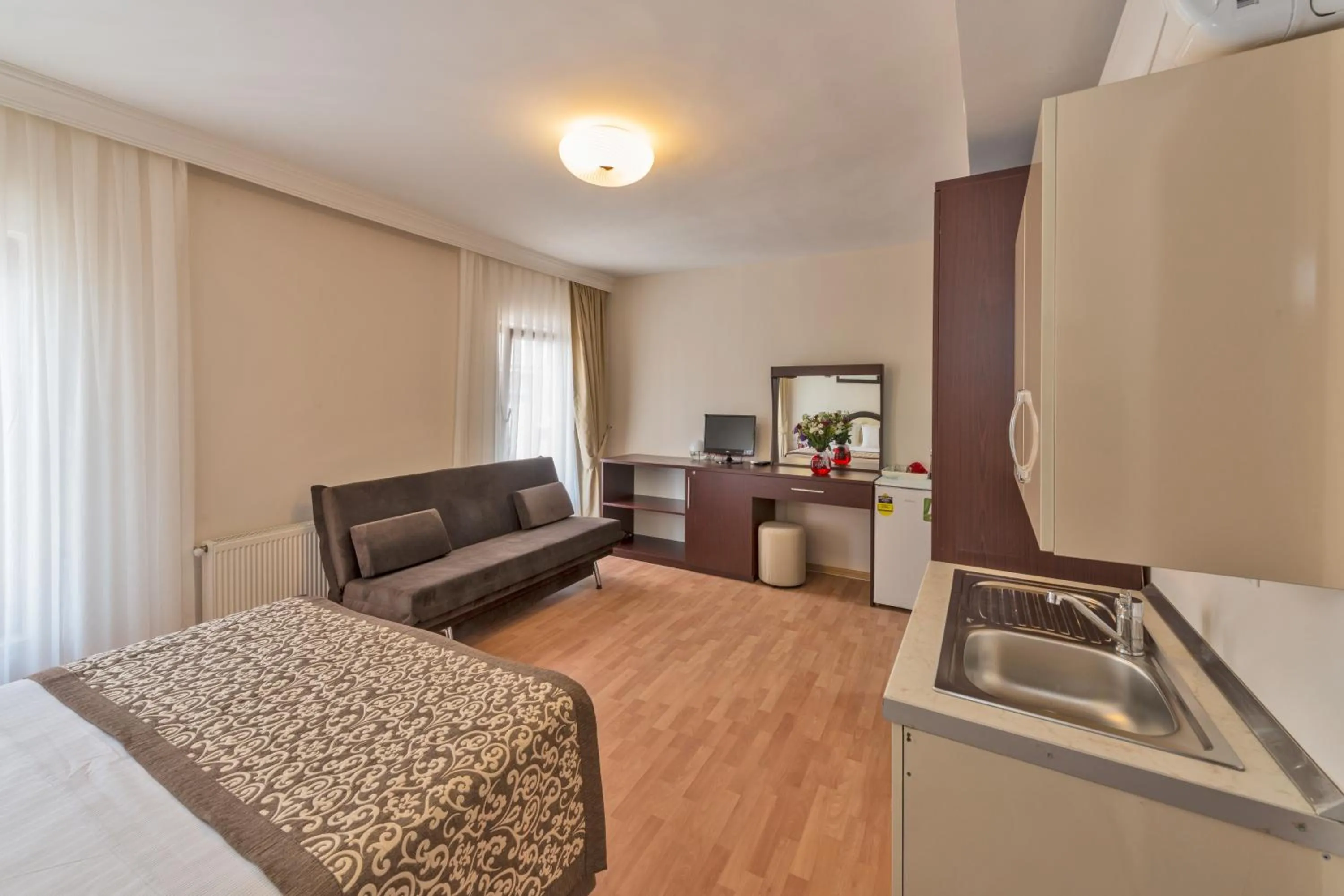 Photo of the whole room in Taxim Hotel Marin