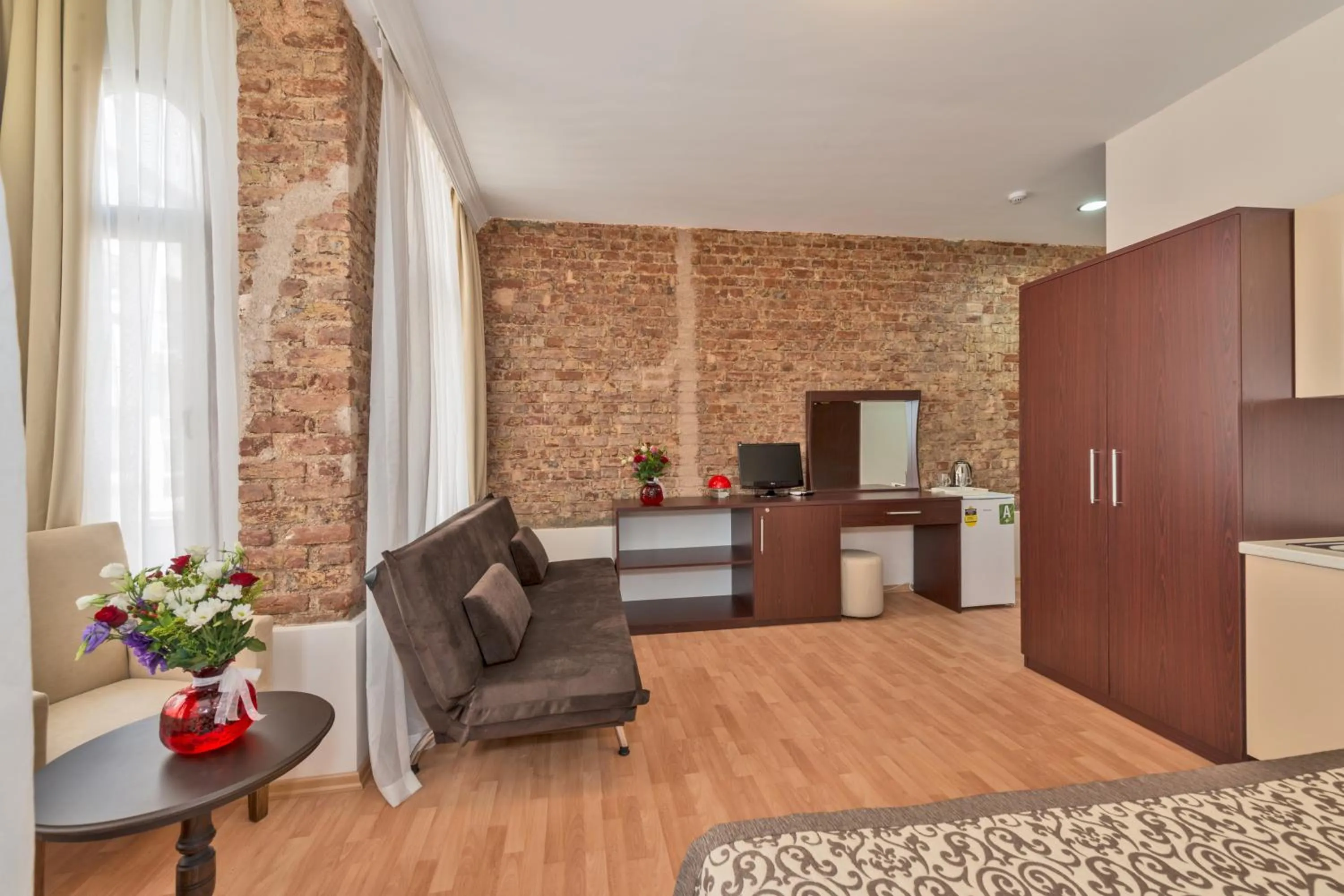 Photo of the whole room in Taxim Hotel Marin