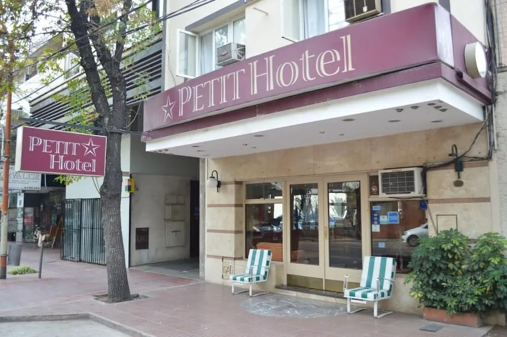 Hotel Petit