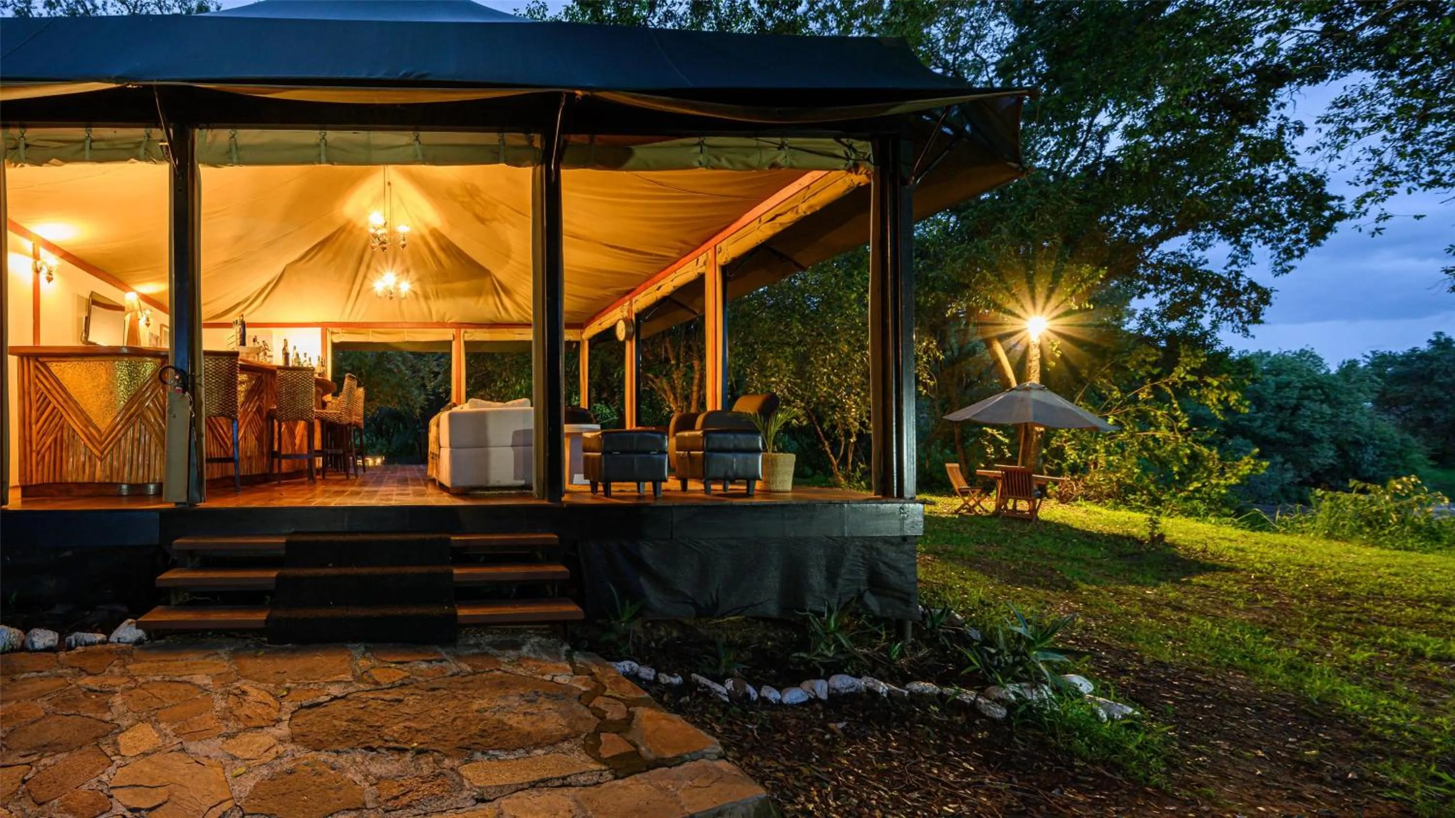 Lounge or bar in Olare Mara Kempinski