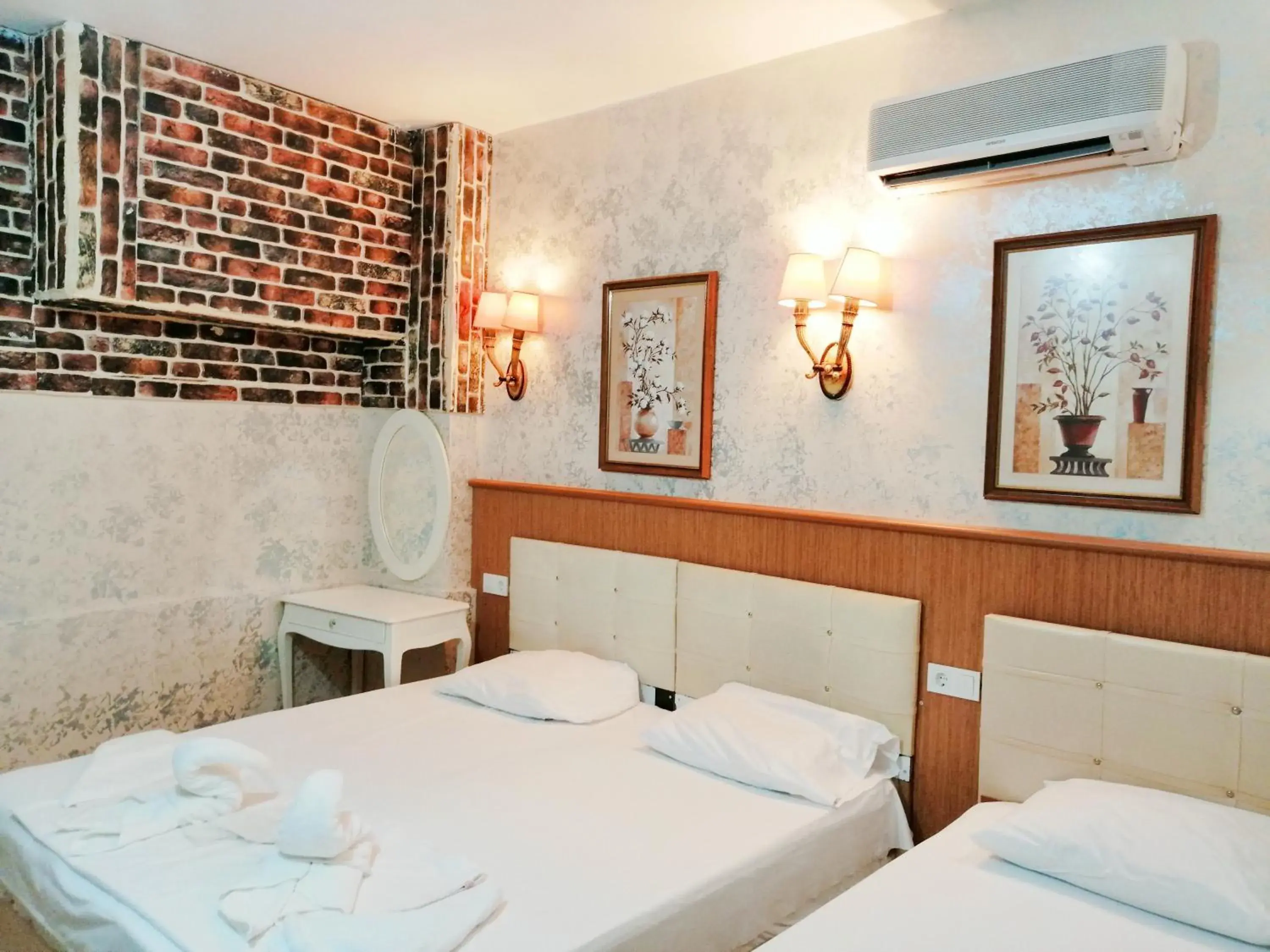 Bedroom, Bed in Istanbul Sydney Hotel Bedroom, Bed in Istanbul Sydney Hotel