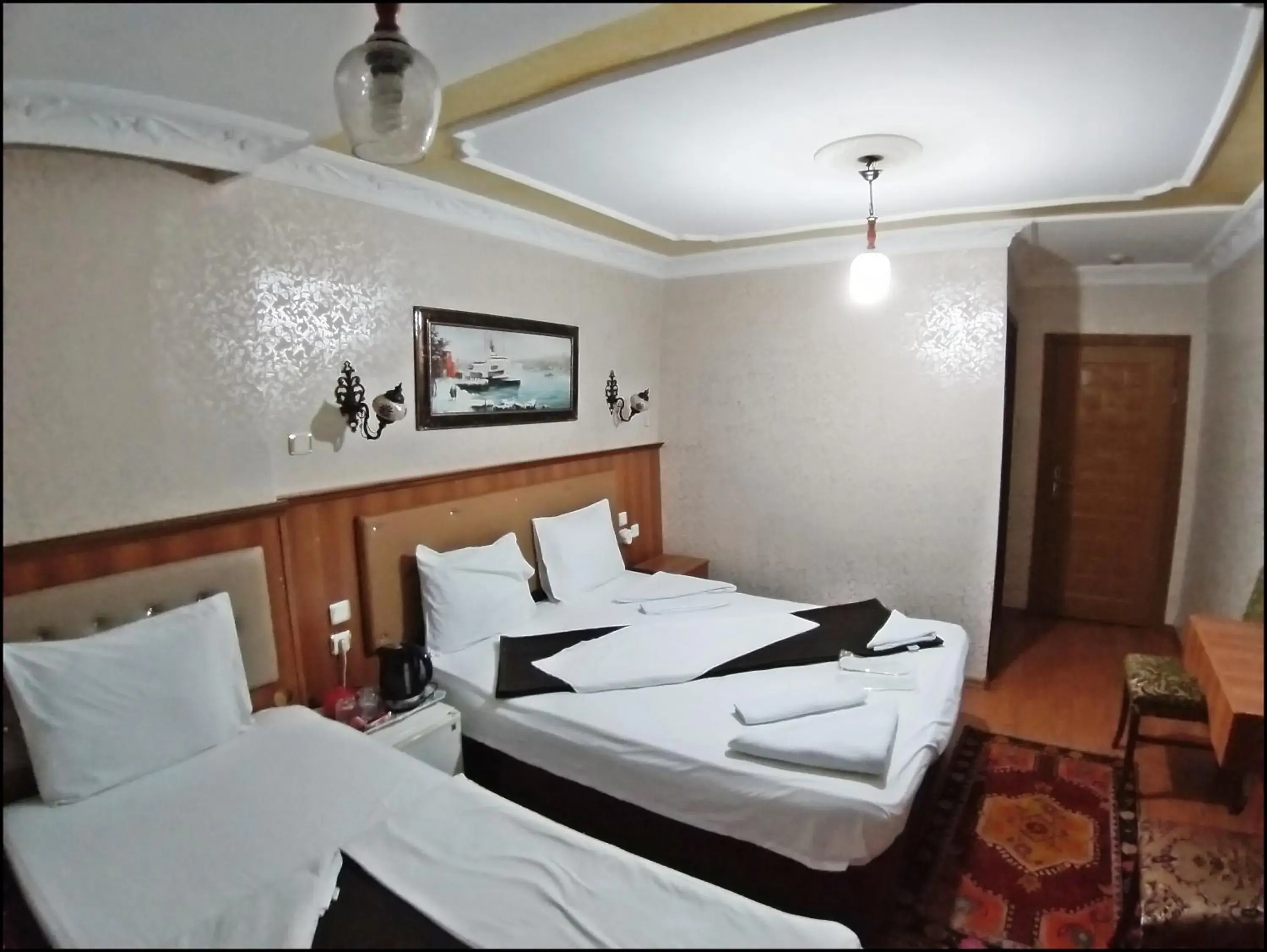 Photo of the whole room, Bed in Istanbul Sydney Hotel Photo of the whole room, Bed in Istanbul Sydney Hotel