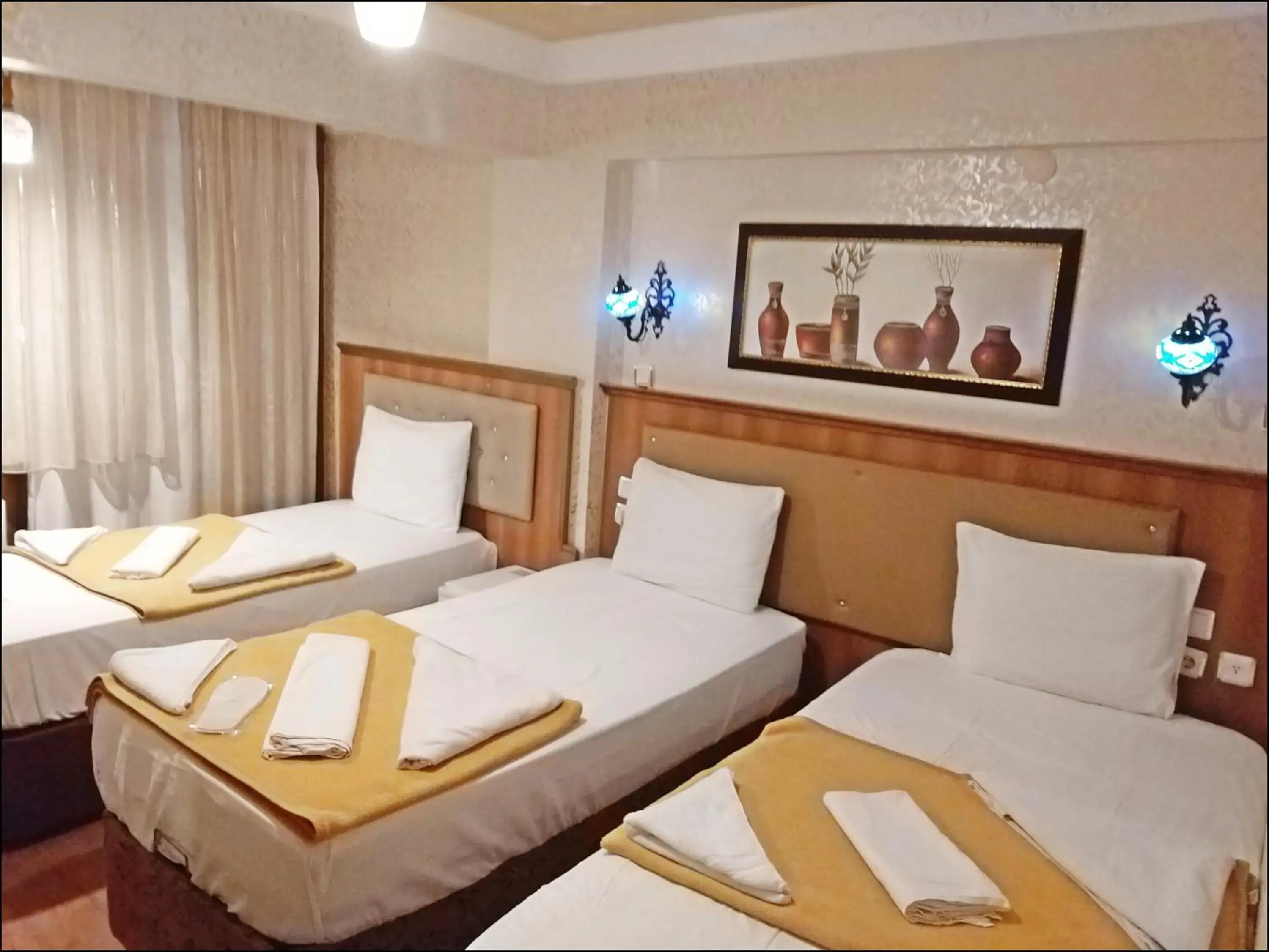 Photo of the whole room, Bed in Istanbul Sydney Hotel Photo of the whole room, Bed in Istanbul Sydney Hotel