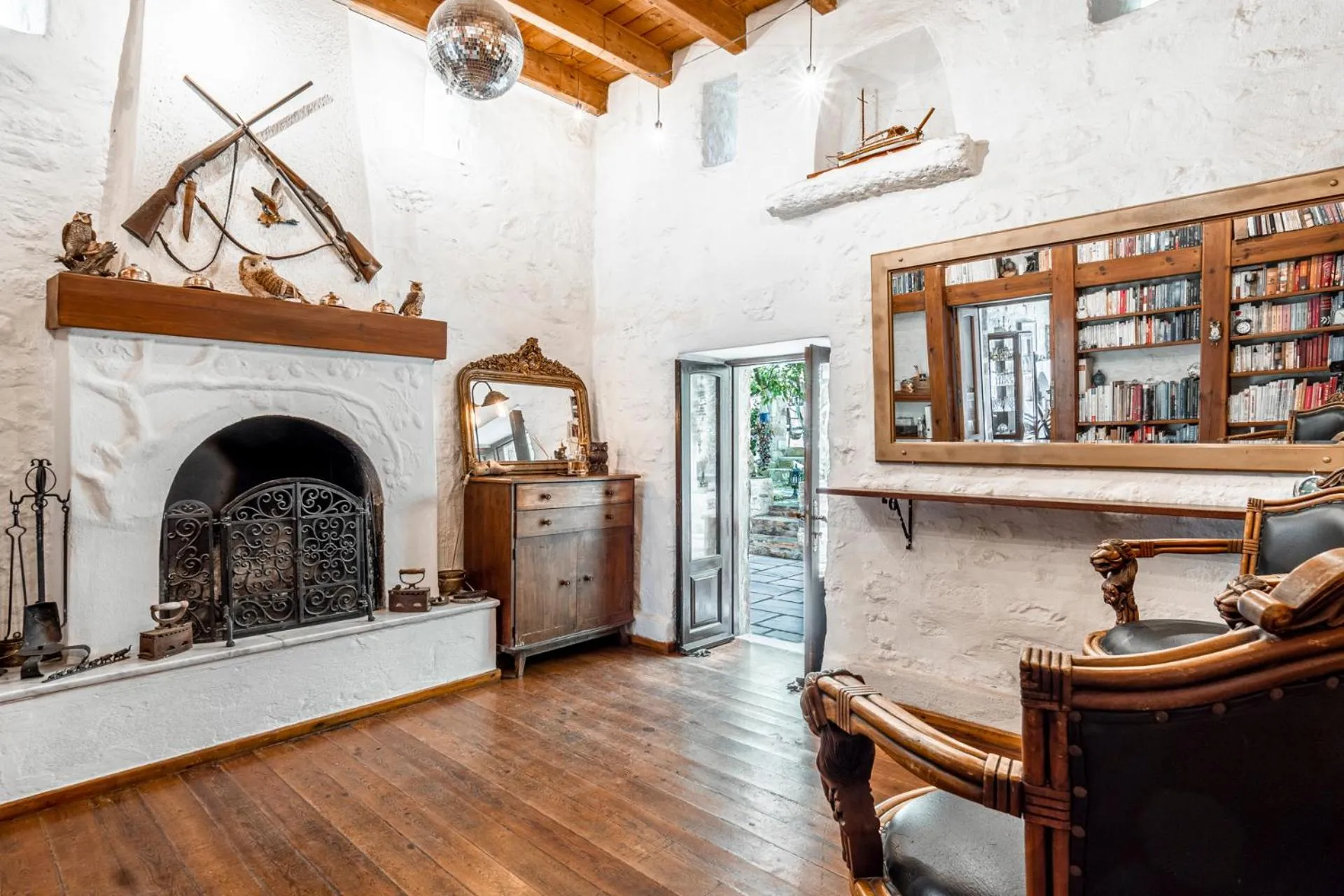 Property building in Ha La Bodrum