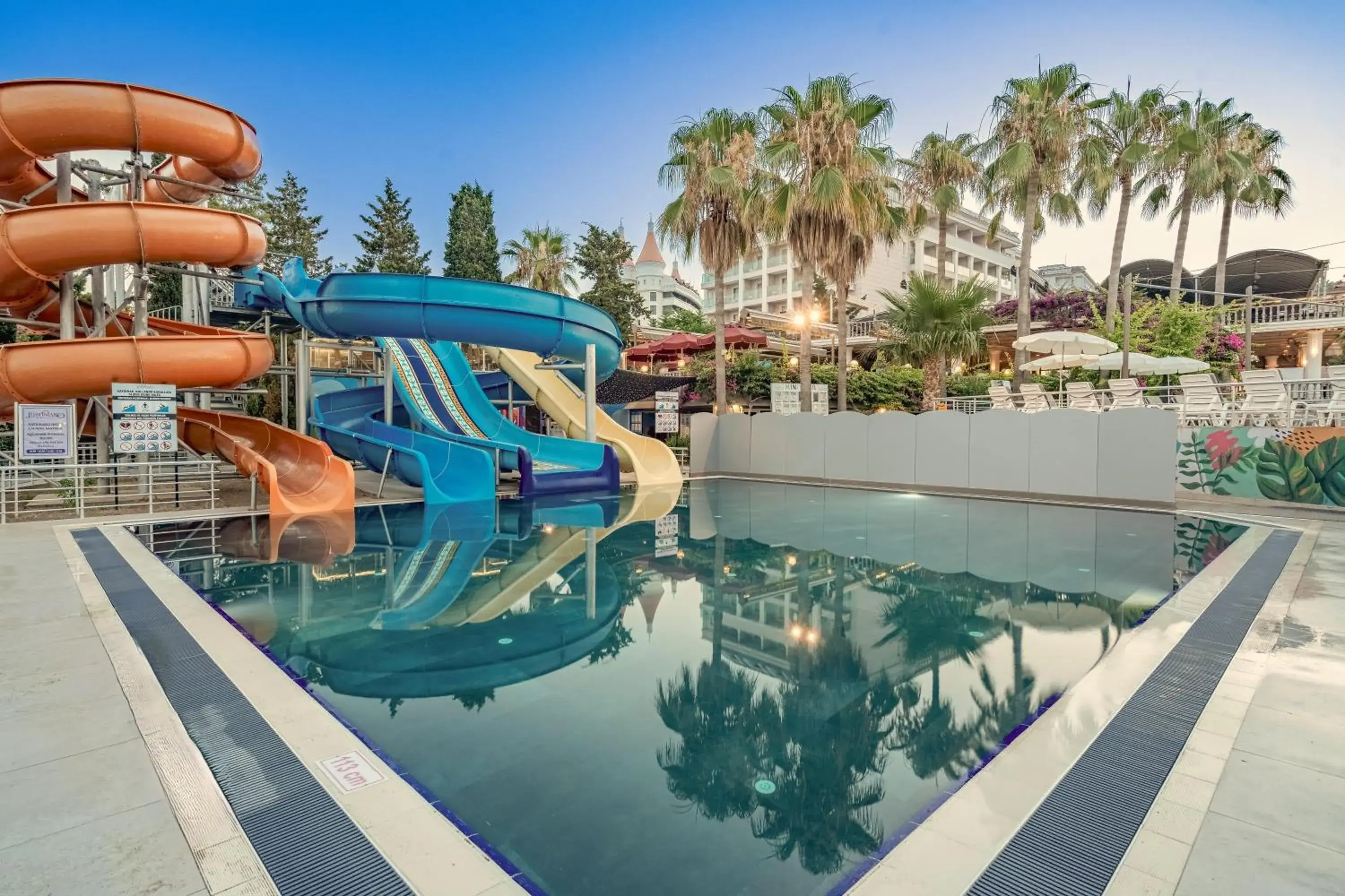 Swimming pool in Justiniano Deluxe Resort Swimming pool in Justiniano Deluxe Resort