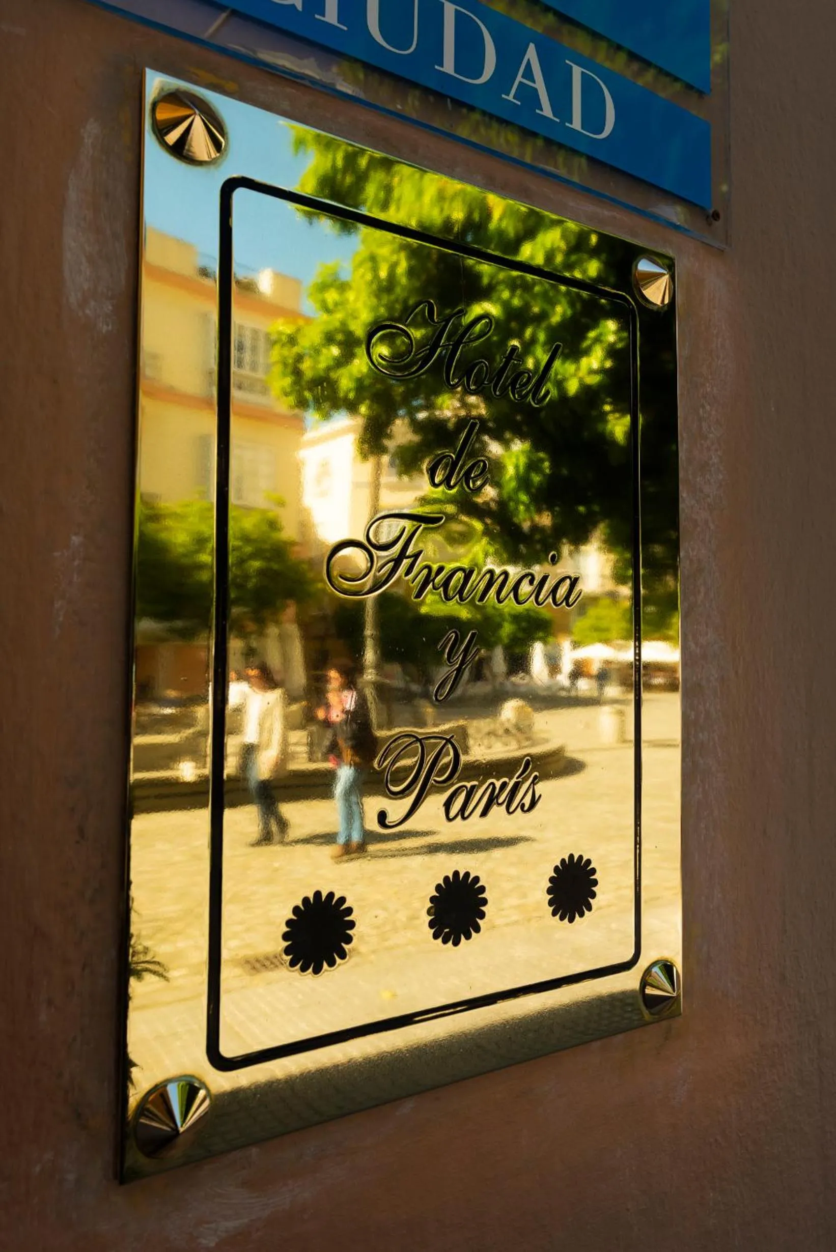 Logo/Certificate/Sign in Hotel de Francia y París