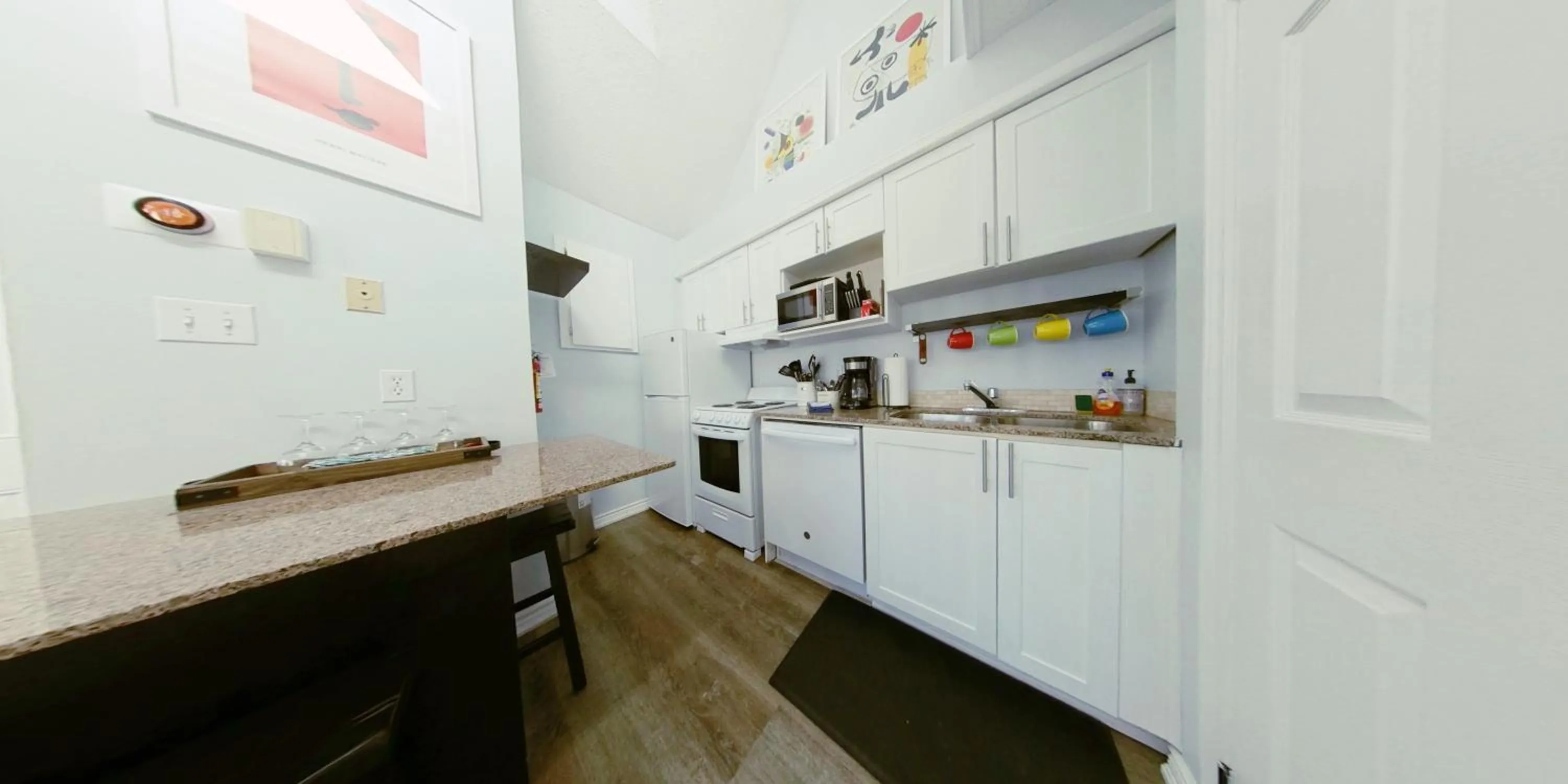 Kitchen or kitchenette in Artistic Hillside Loft