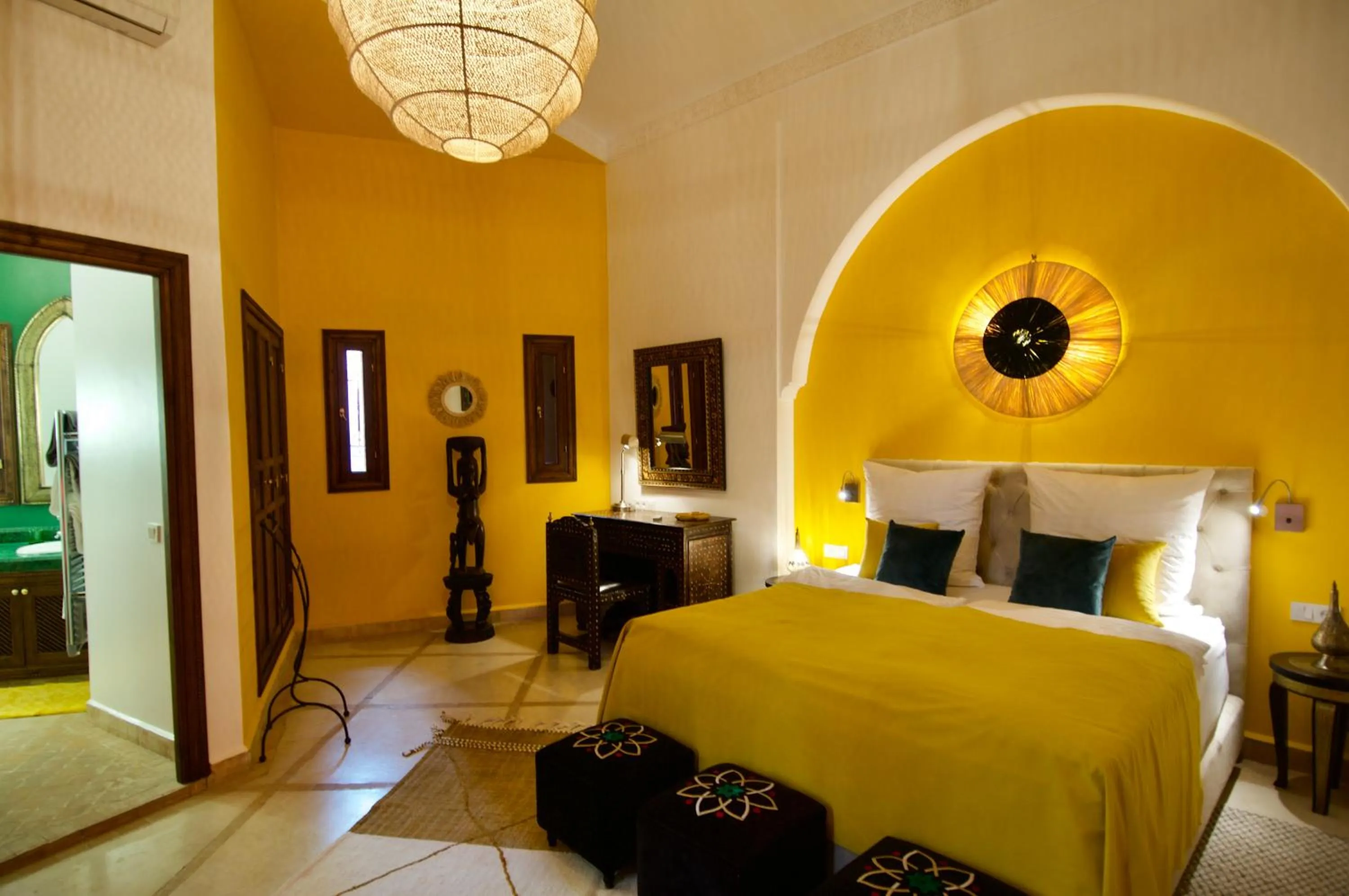 Photo of the whole room, Bed in La Claire Fontaine