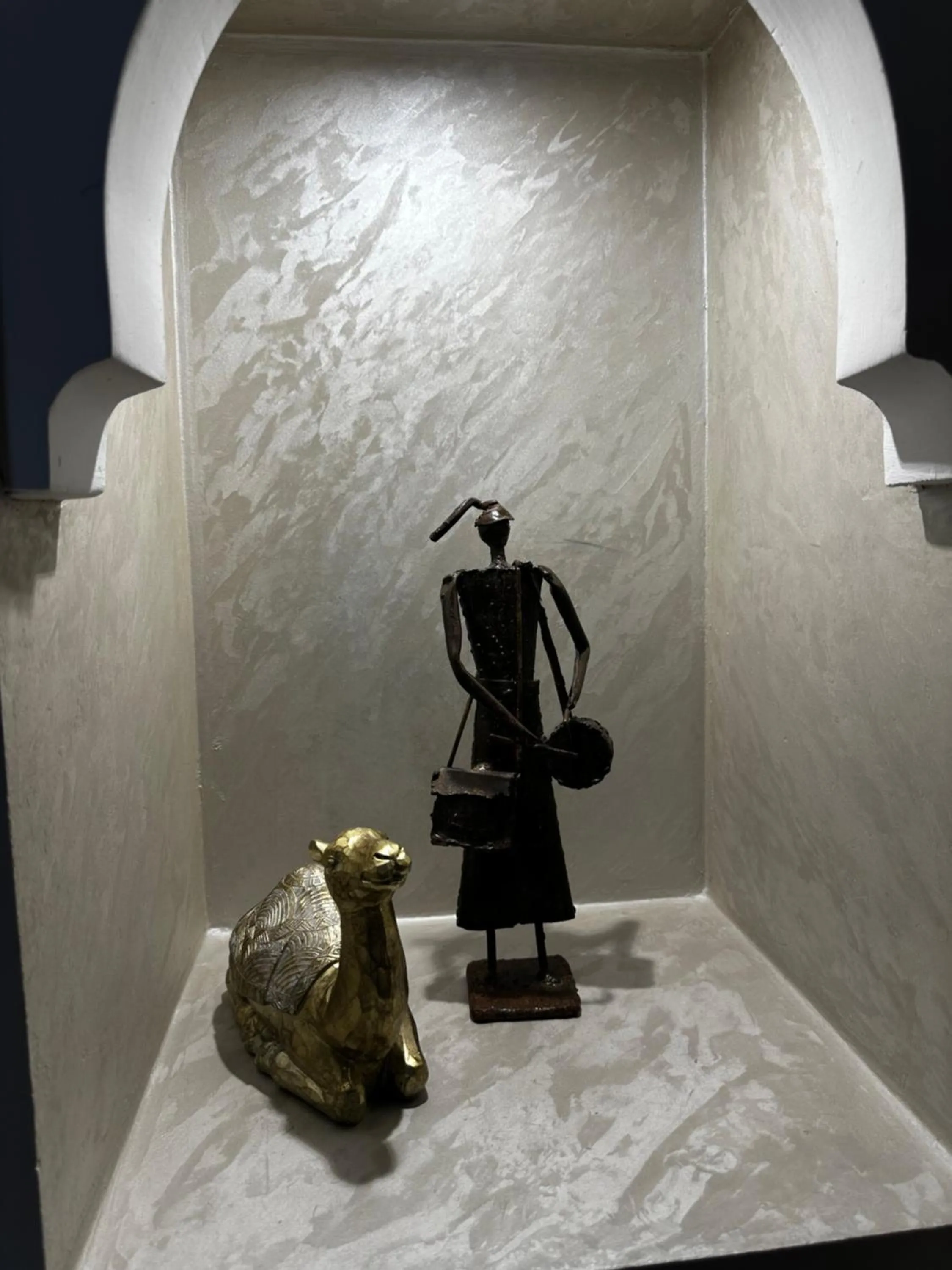 Decorative detail in La Claire Fontaine