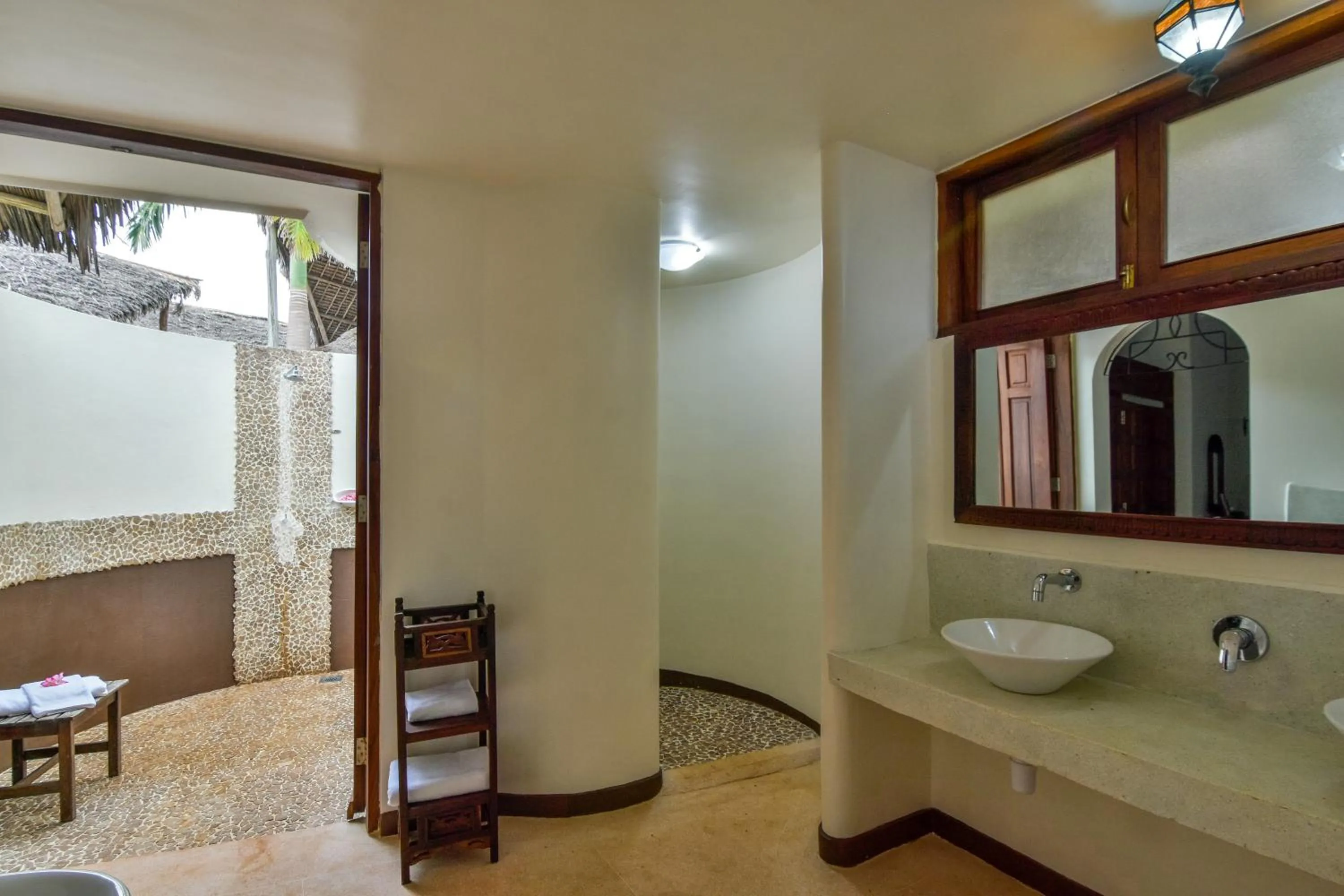 Bathroom in Kena Beach Hotel