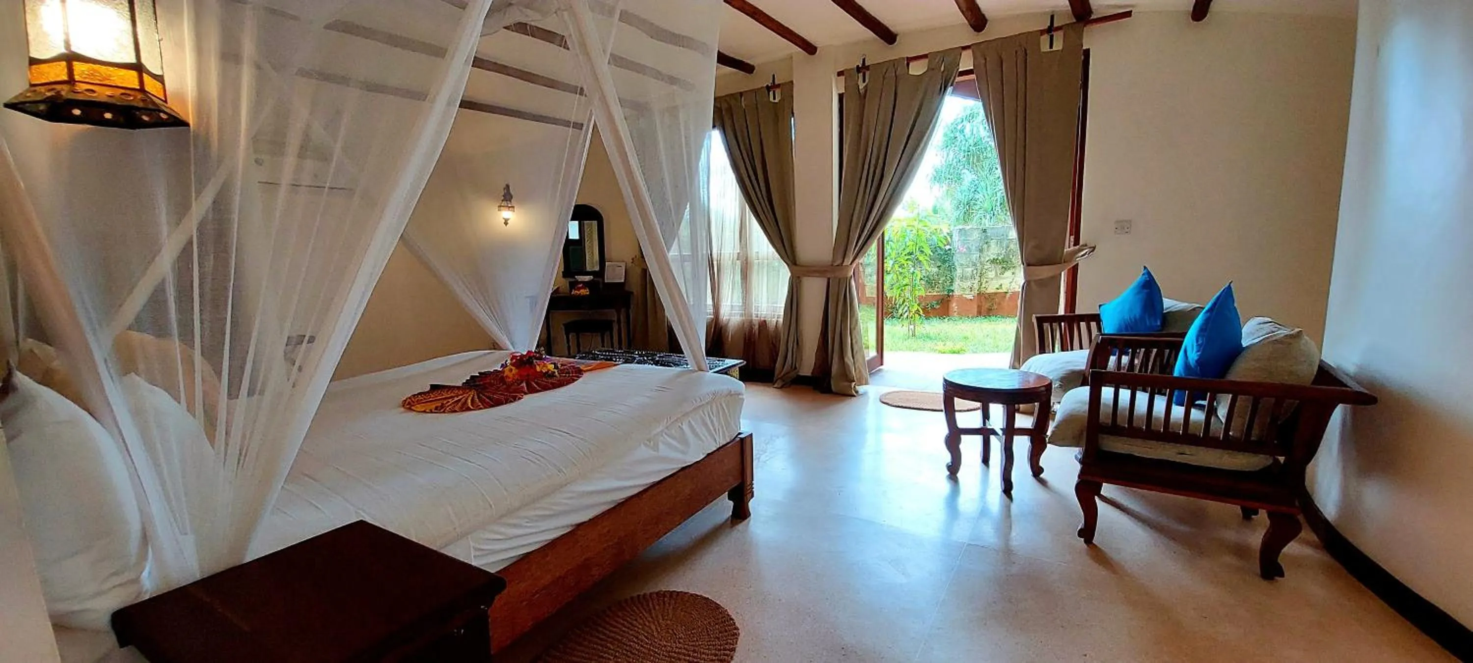 Bedroom, Bed in Kena Beach Hotel