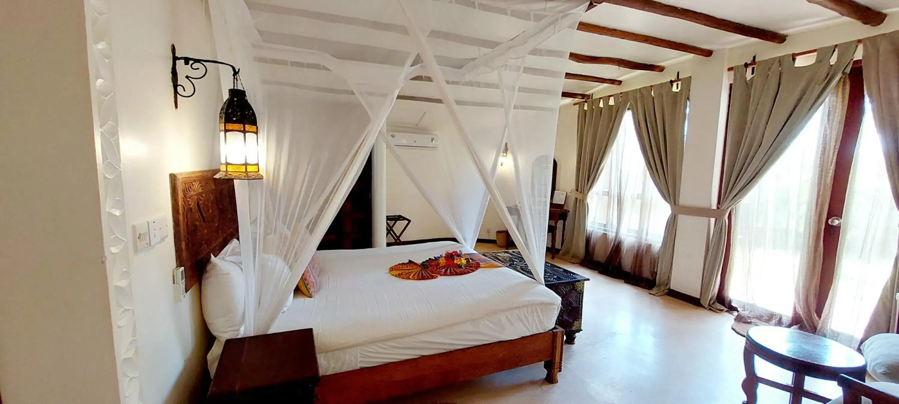 Bedroom, Bed in Kena Beach Hotel Bedroom, Bed in Kena Beach Hotel