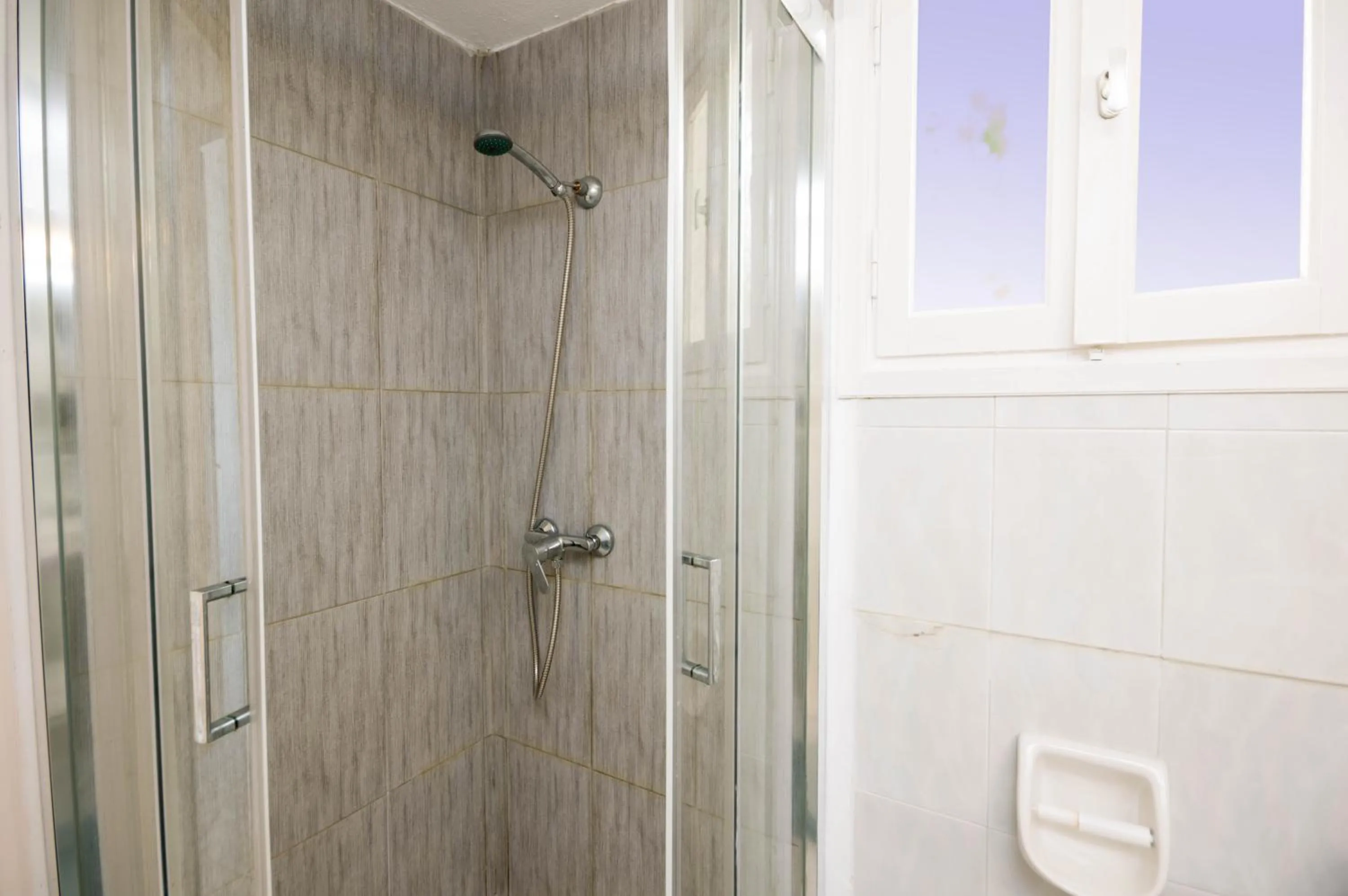 Shower in Villa Baronnos
