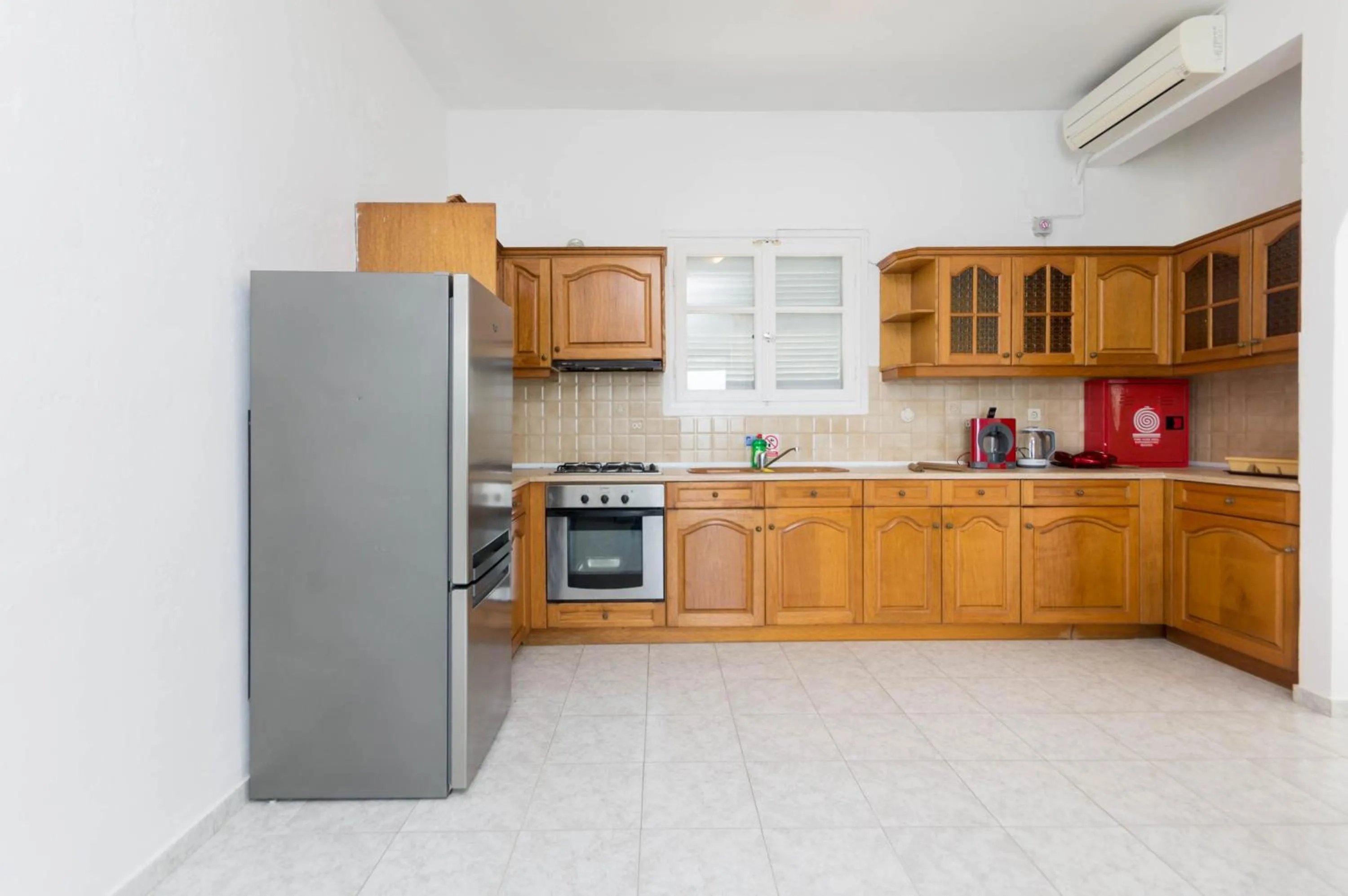 Coffee/tea facilities in Villa Baronnos