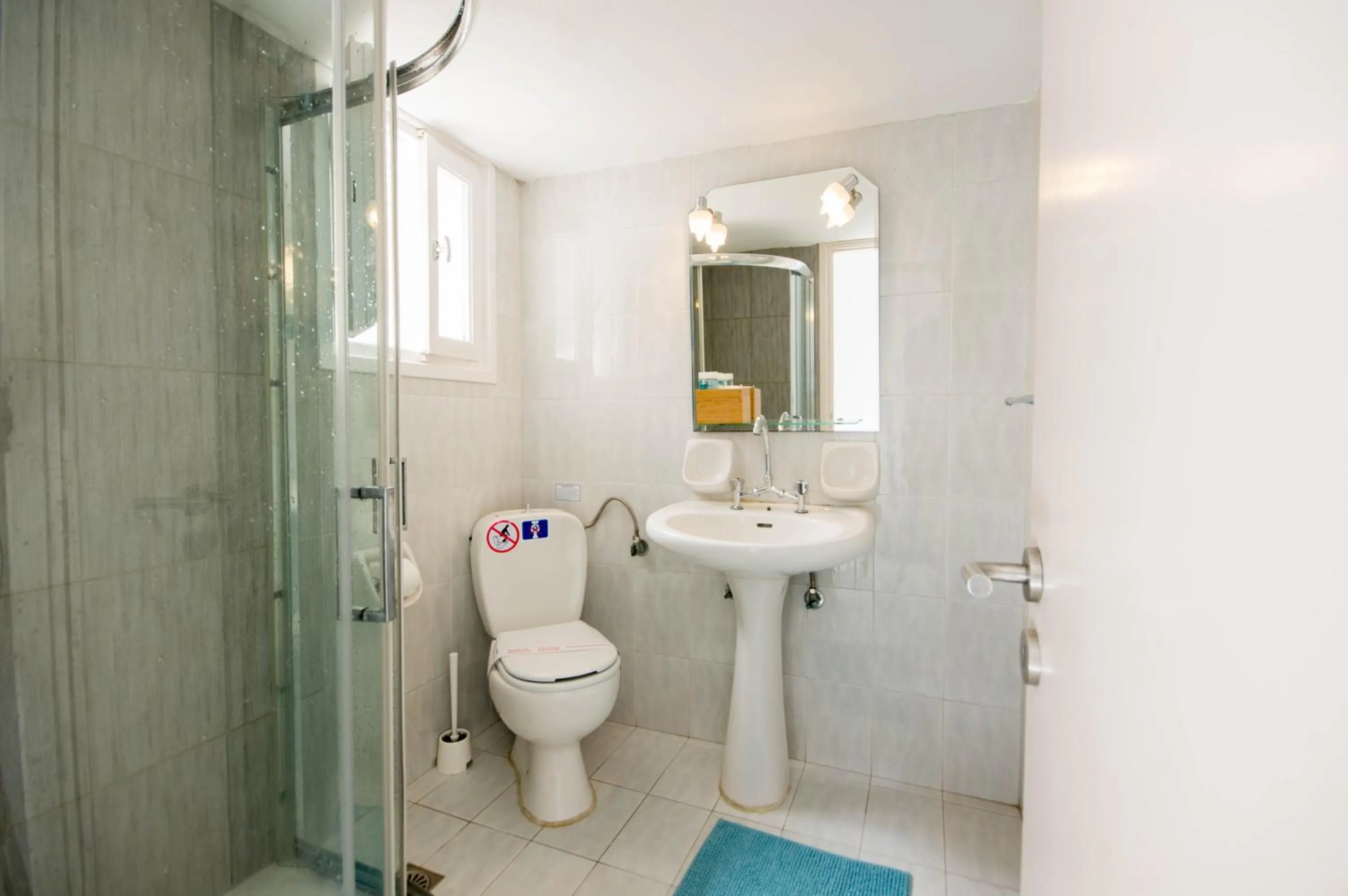 Shower in Villa Baronnos