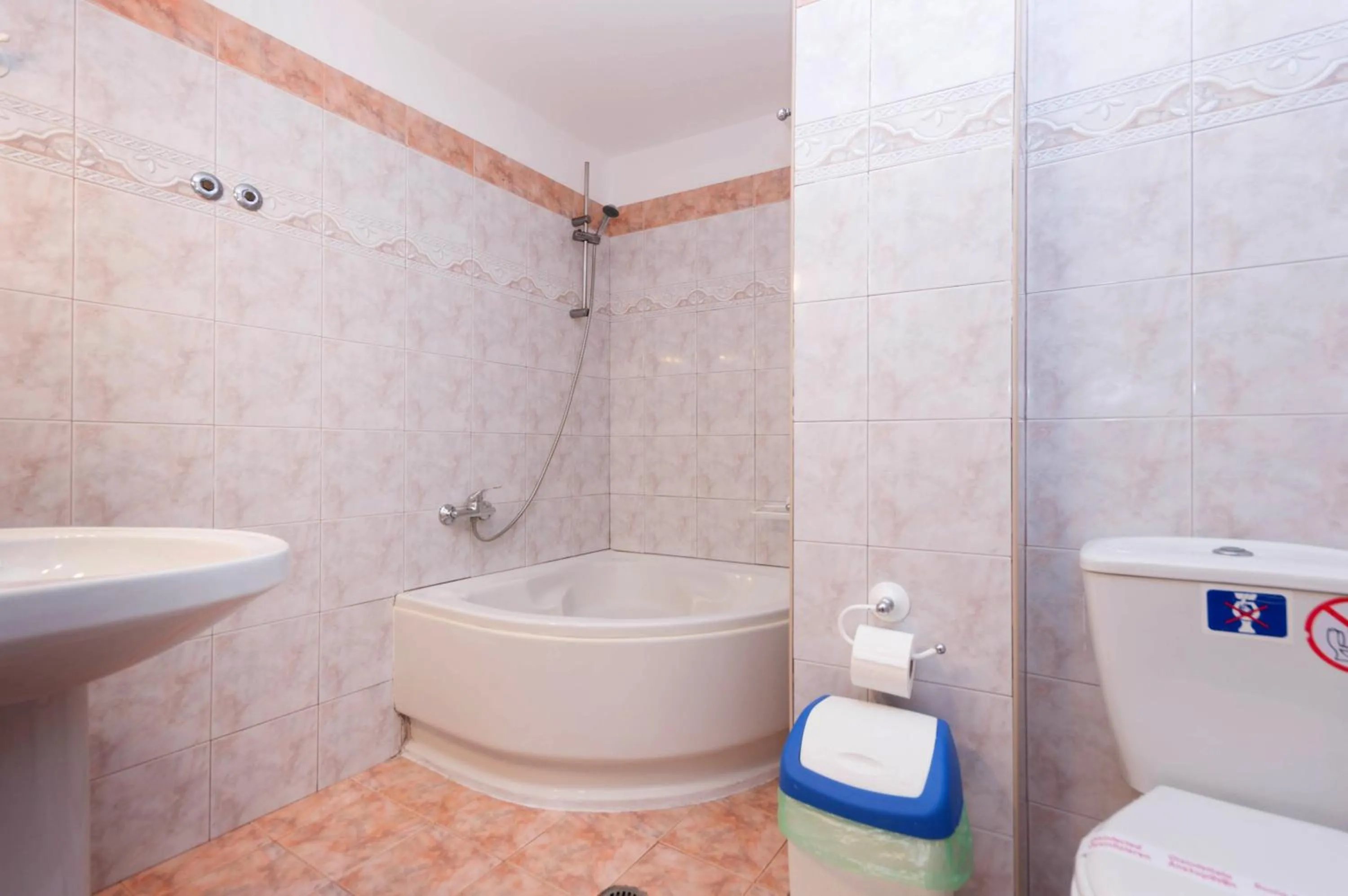 Toilet in Villa Baronnos