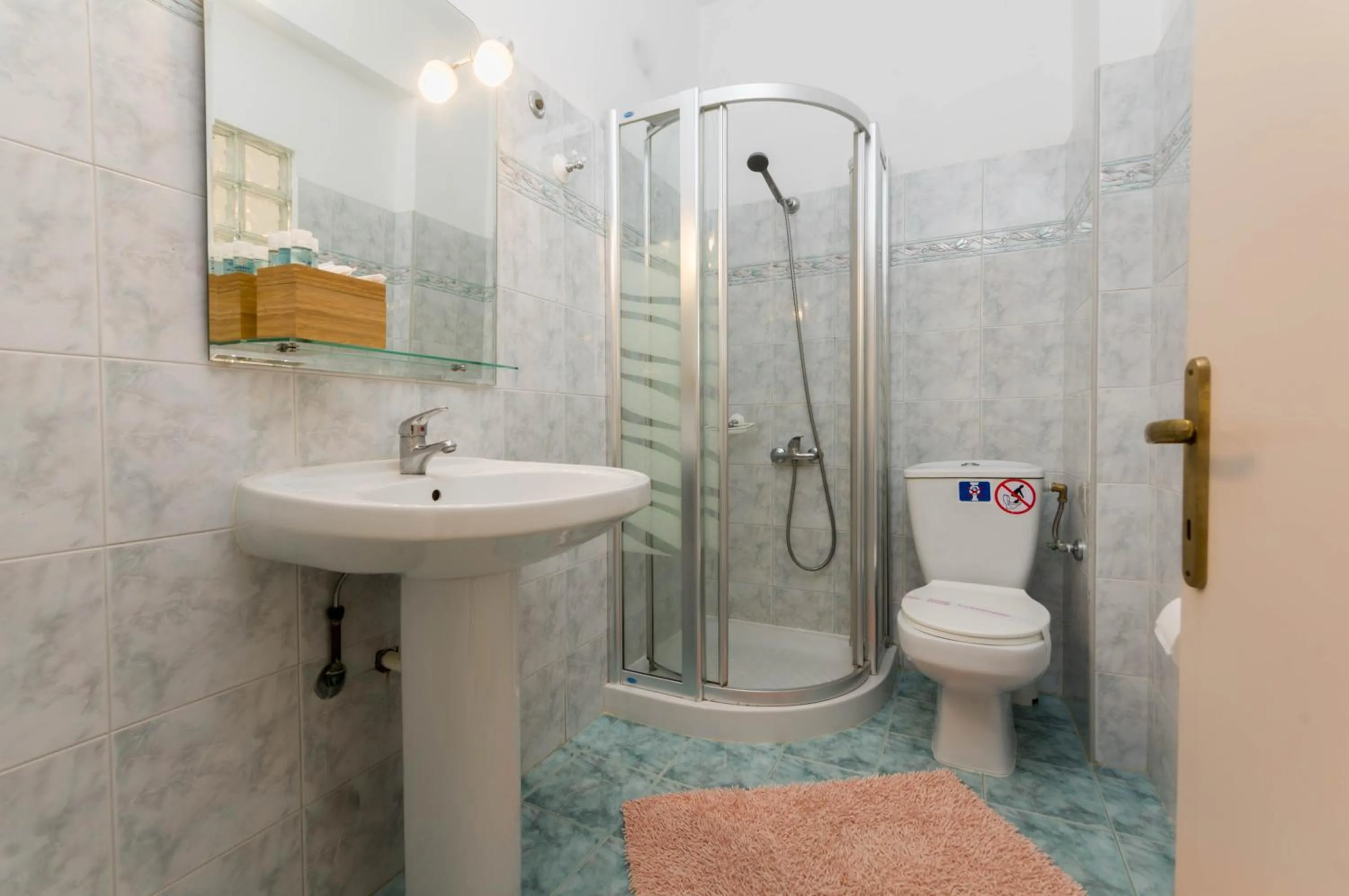 Shower in Villa Baronnos