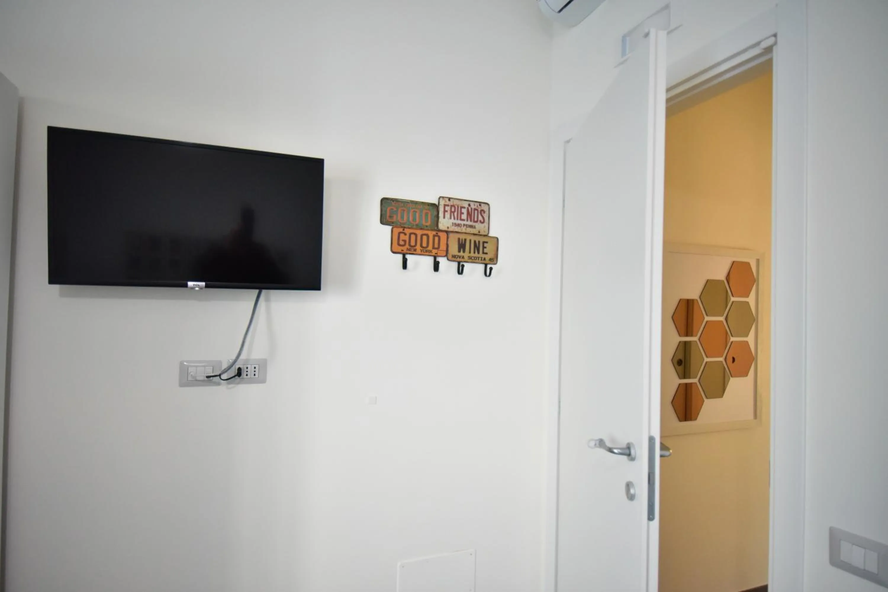 TV and multimedia in B&B Lambda