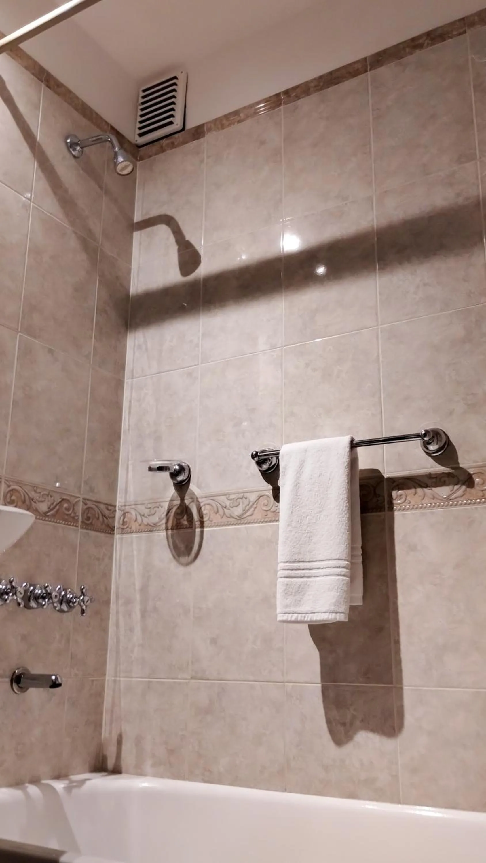 Shower in Hotel de la Cañada