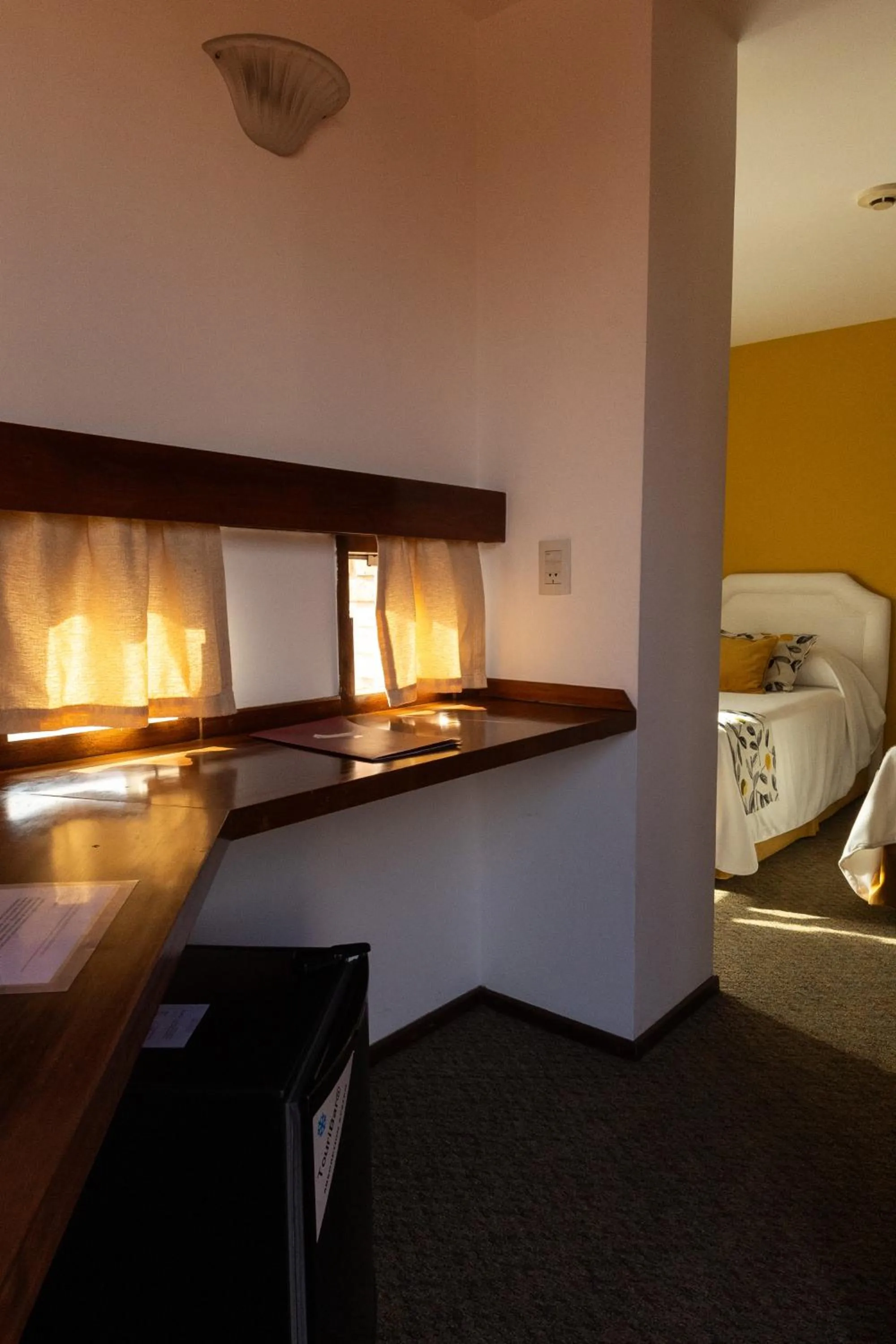 Seating area, Bed in Hotel de la Cañada
