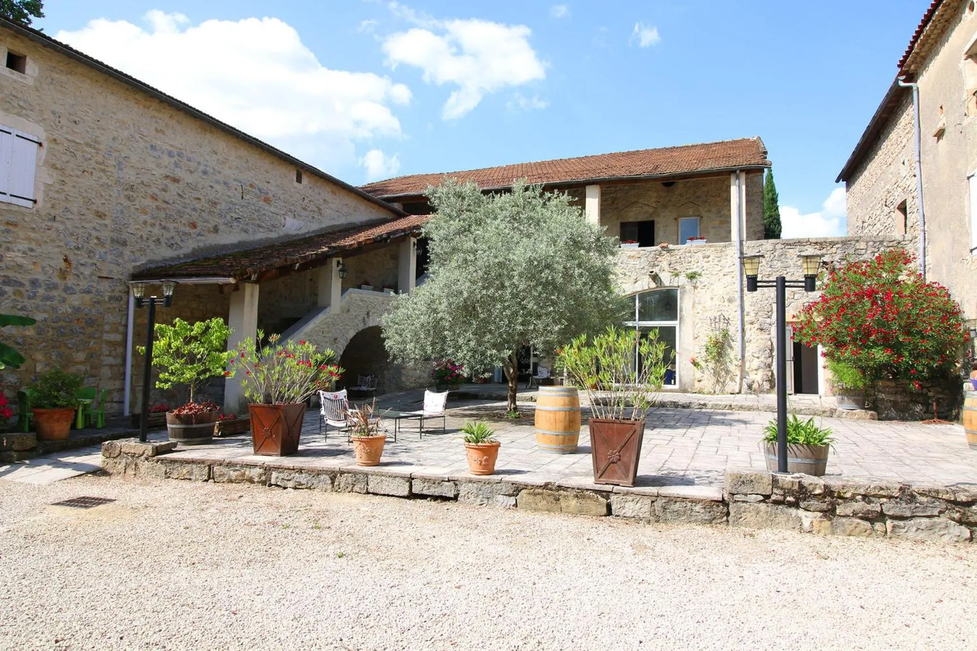 Property building in Logis Hôtel Restaurant Gîte La Bastide du Vébron