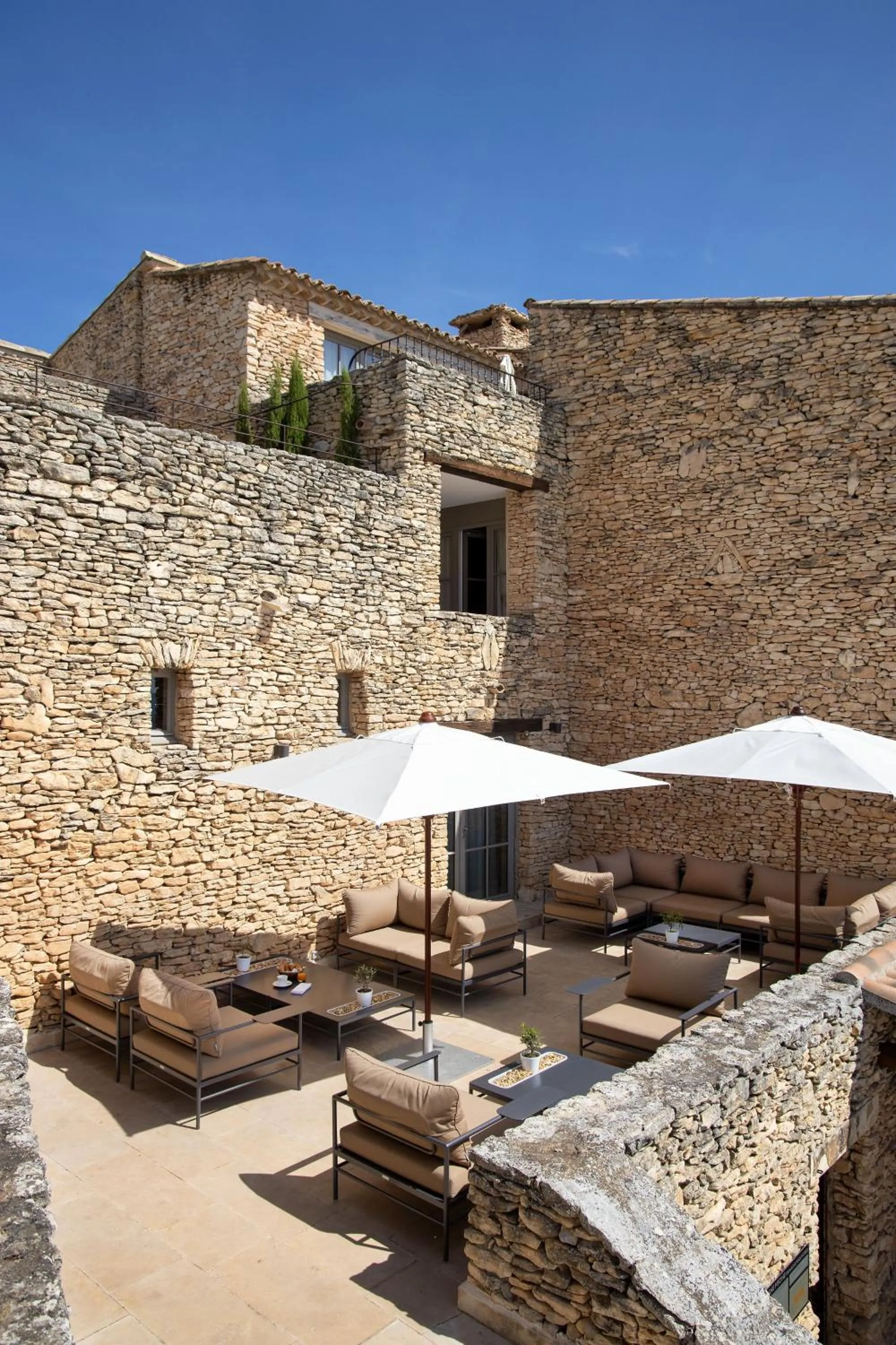 Property building in Mas des Herbes Blanches Hôtel & Spa – Relais & Châteaux